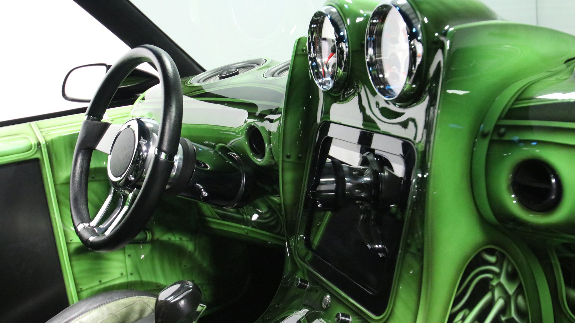 This Customized 1989 Chevrolet Caprice Is a Hulk-Themed Hi-Riser