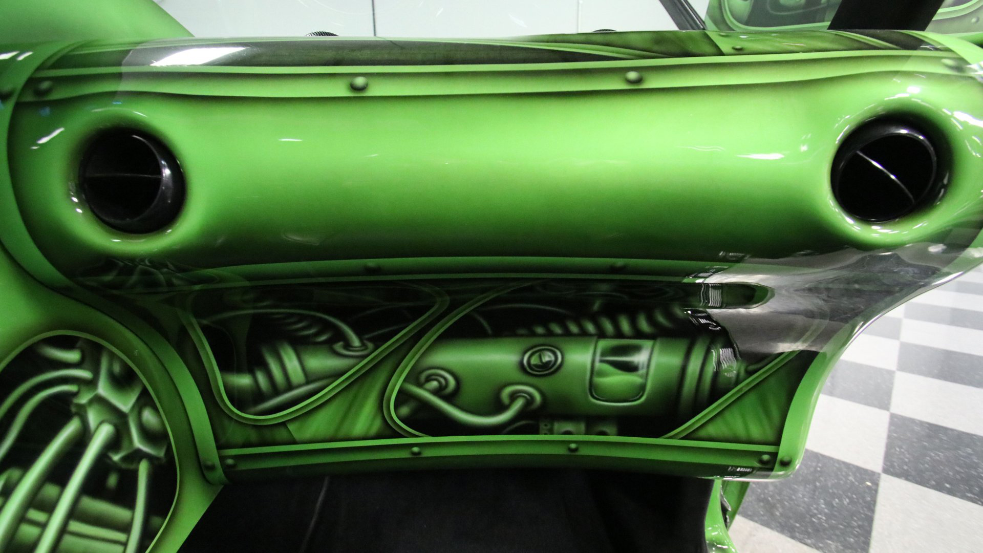 This Customized 1989 Chevrolet Caprice Is a Hulk-Themed Hi-Riser