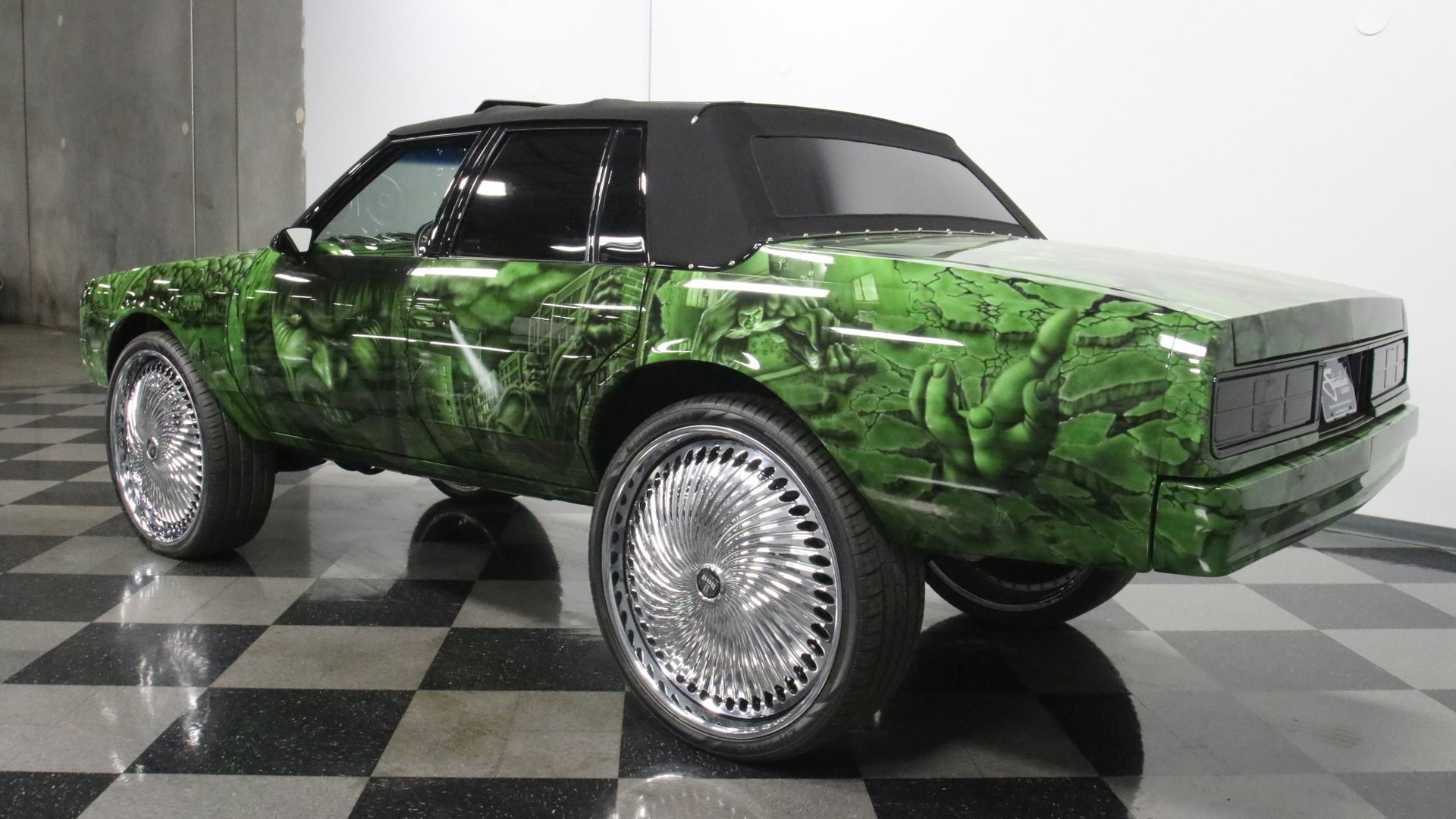 This Customized 1989 Chevrolet Caprice Is a Hulk-Themed Hi-Riser