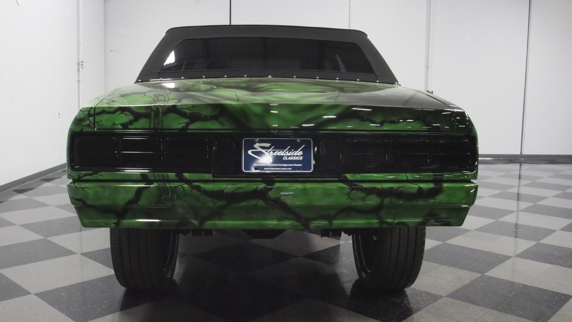 This Customized 1989 Chevrolet Caprice Is a Hulk-Themed Hi-Riser