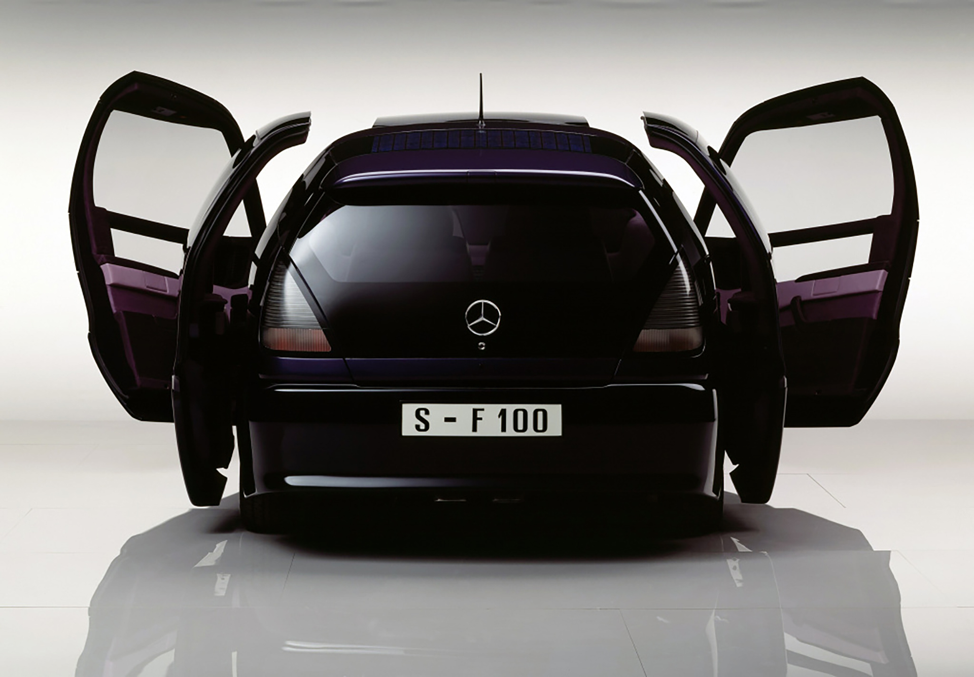 How Close Did Mercedes Come To Envisioning The Future With The F 100 Concept 30 Years Ago?