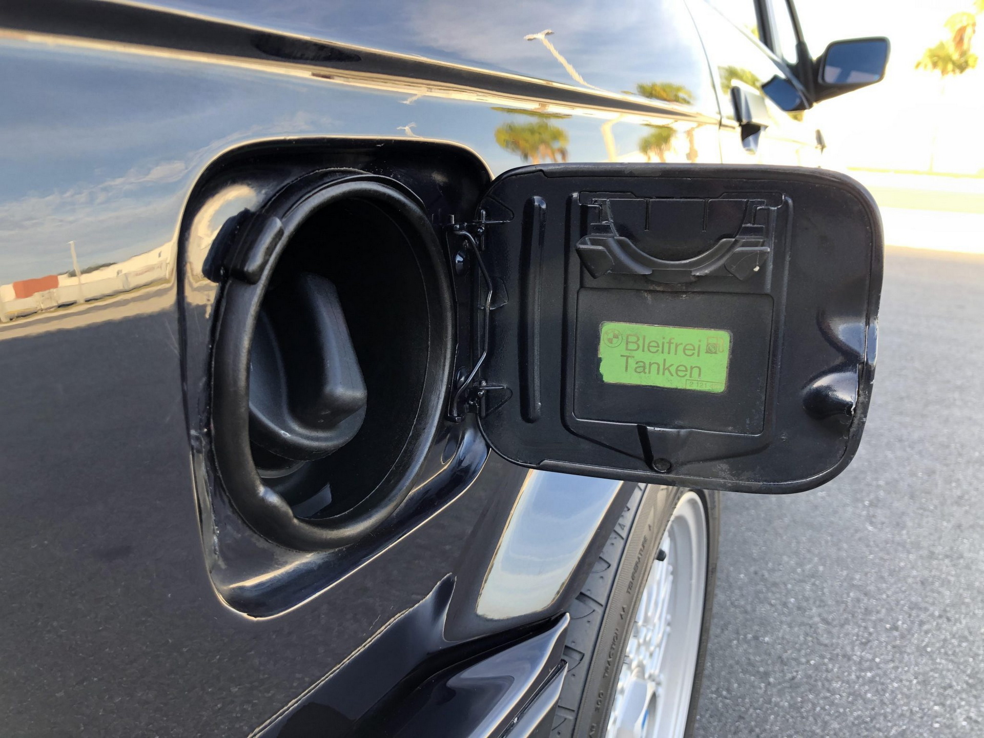 This 5-Speed 1993 BMW 318i Touring Might Be Right Up Your Alley