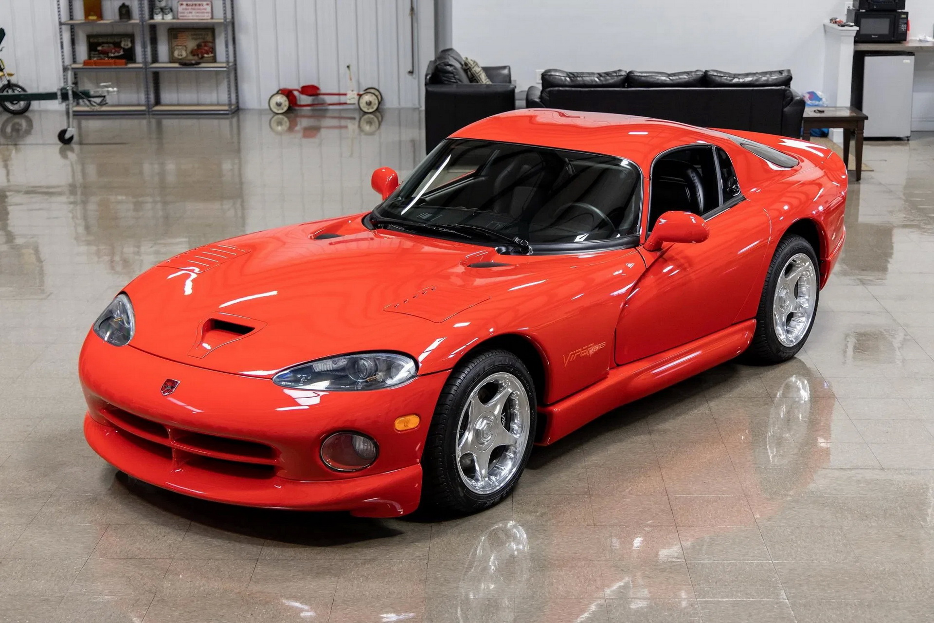 Want A Brand New 1997 Dodge Viper GTS With Delivery Mileage? It’s Your Lucky Day!
