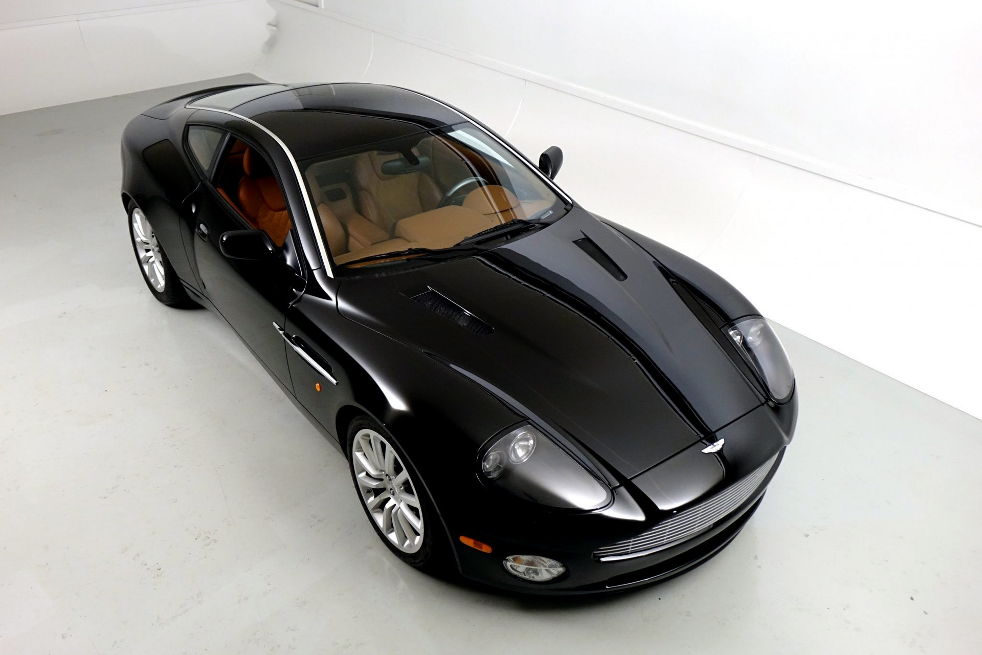 This 5,000 Mile V12 Vanquish Could Be Yours (And It’s Still A Bit Of A Bargain)
