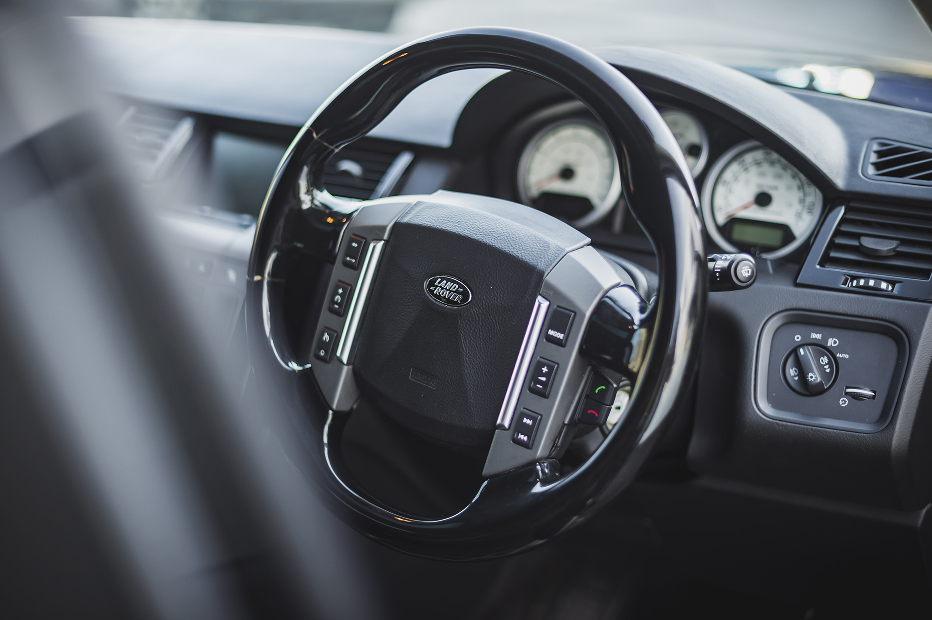 Someone Nabbed An Ex-David Beckham Kahn Design Range Rover Sport For £15,500