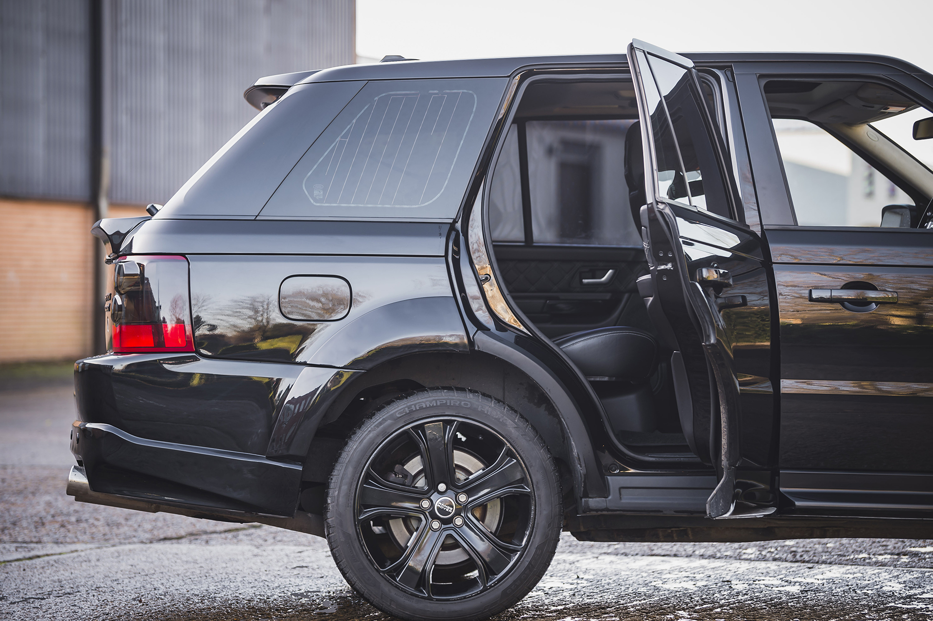 Someone Nabbed An Ex-David Beckham Kahn Design Range Rover Sport For £15,500