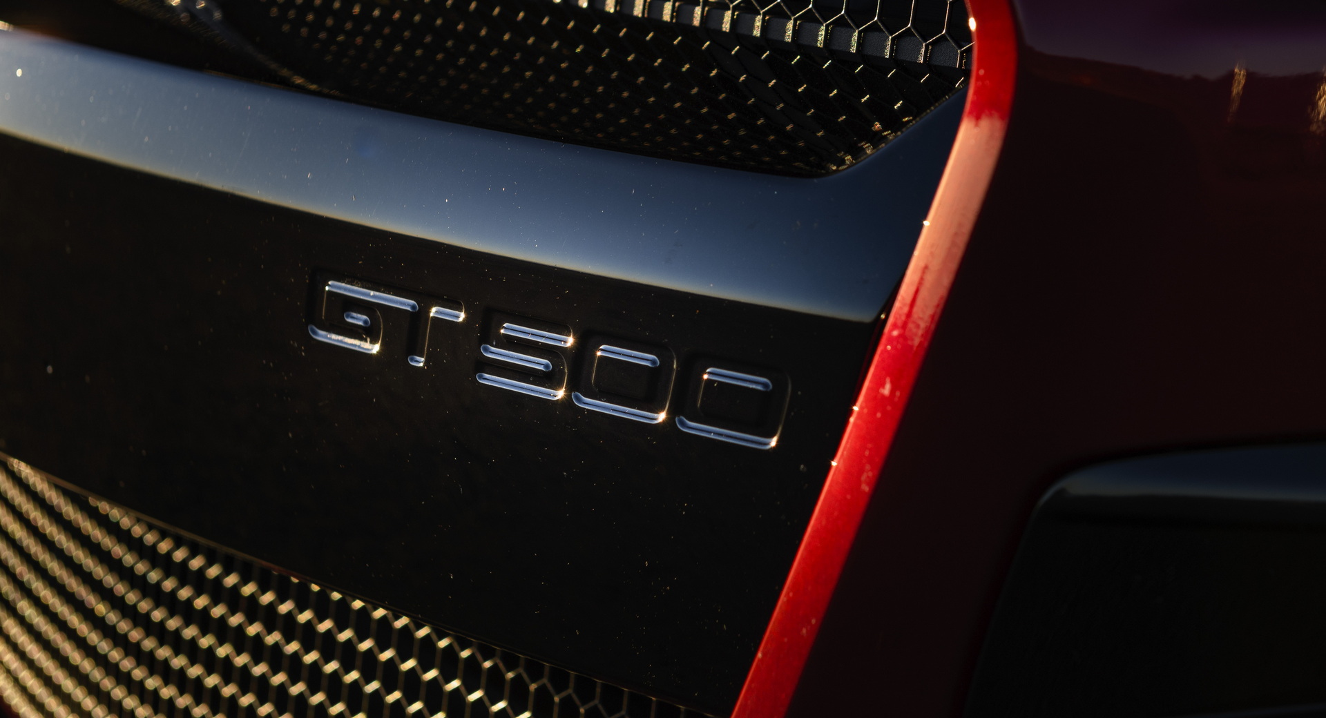 Report: Ford To Add $10,000 Carbon Fiber Track Package To GT500 Options List - Vimarsana News