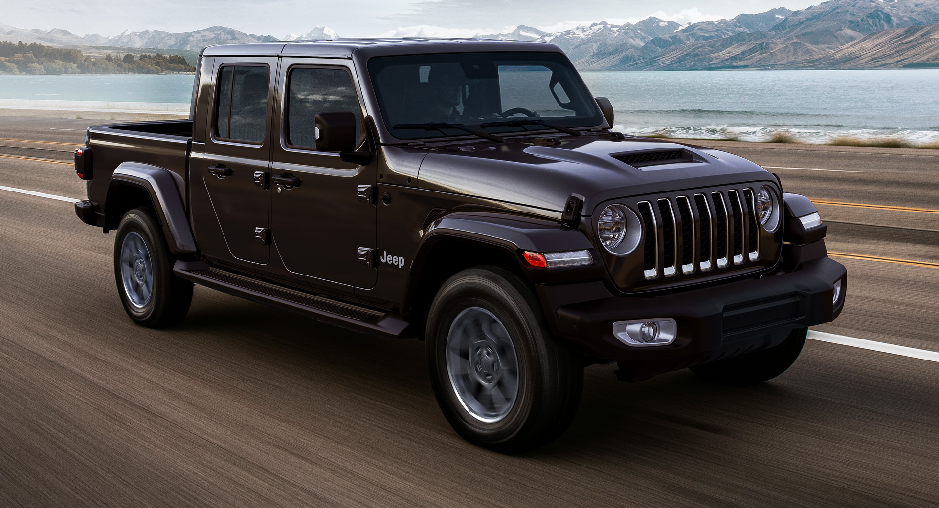 Jeep Gladiator Finally Goes On Sale In Europe With 260 Hp 3 0 V6 Diesel Carscoops