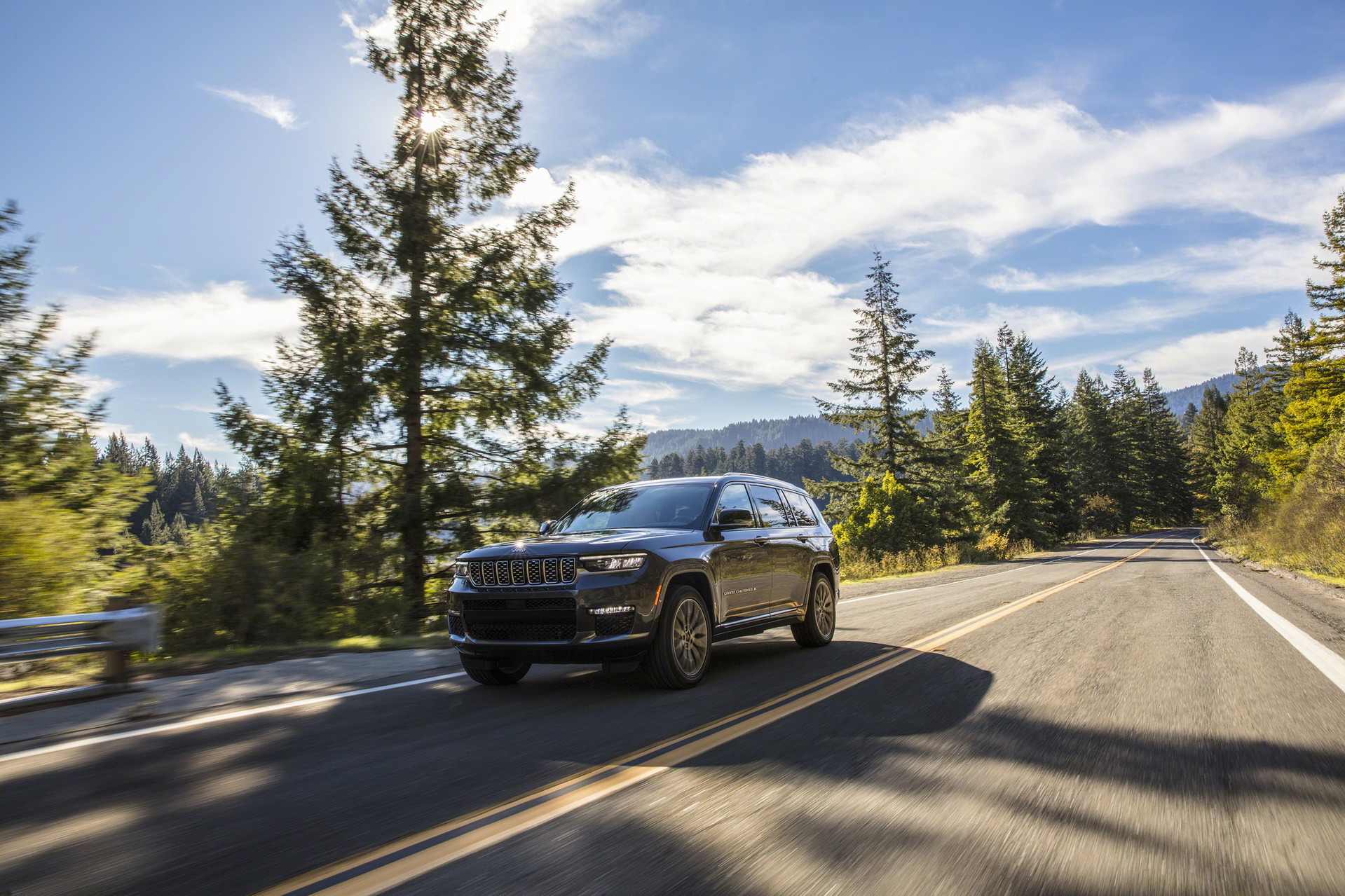 2021 Jeep Grand Cherokee L Debuts With 3-Rows Of Seats, Striking Looks And Added Luxury