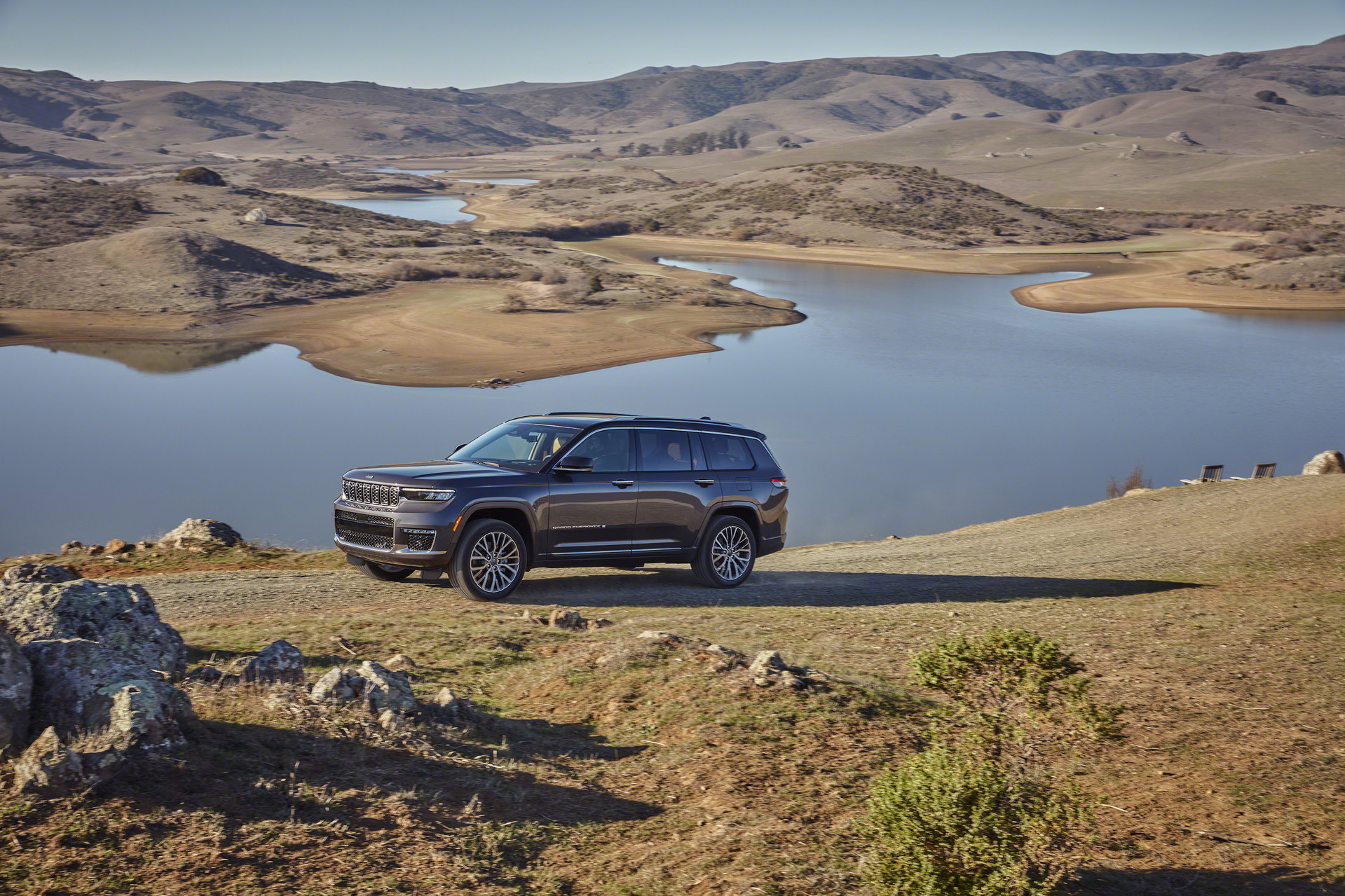 2021 Jeep Grand Cherokee L Debuts With 3-Rows Of Seats, Striking Looks And Added Luxury