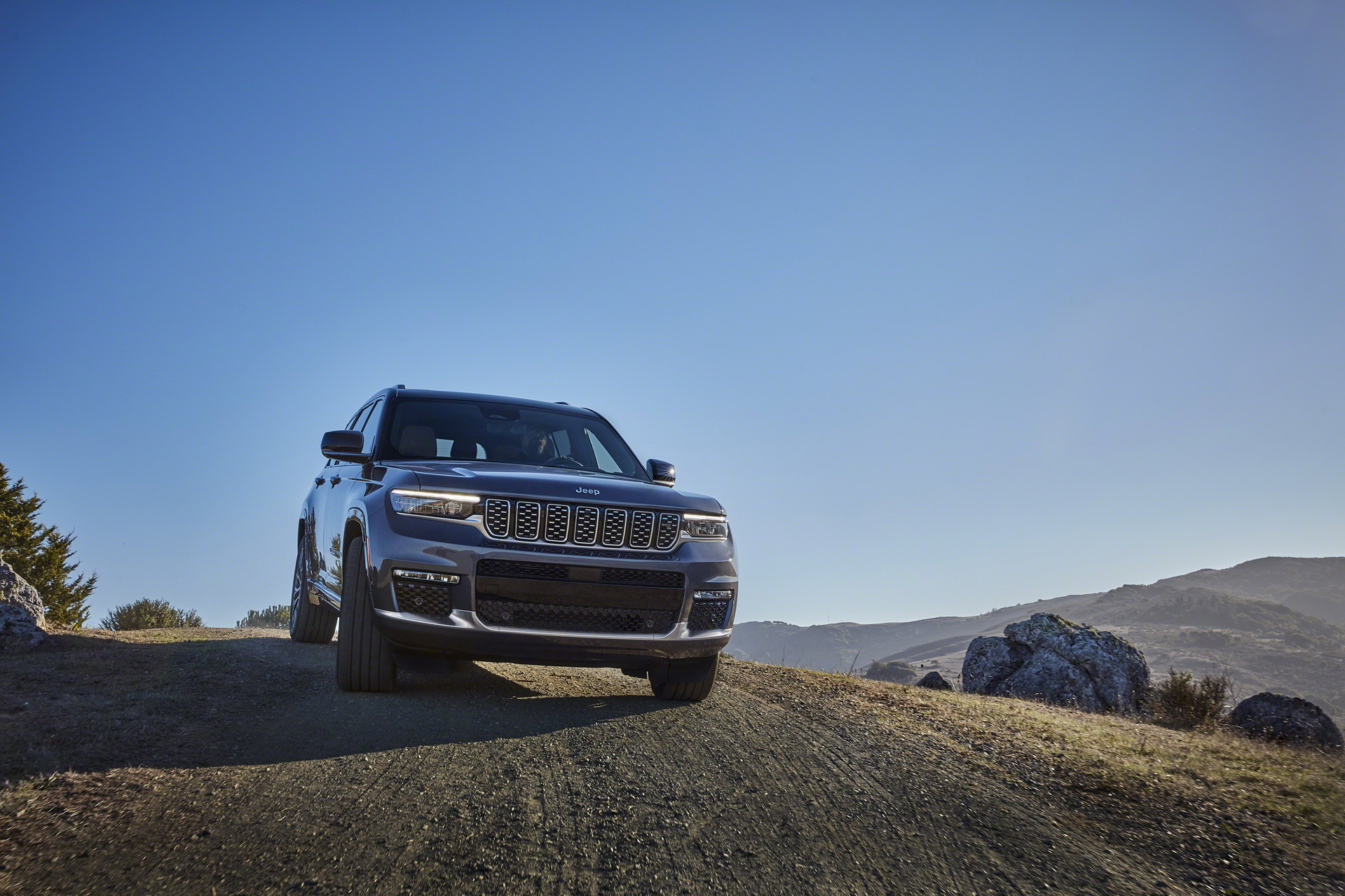 2021 Jeep Grand Cherokee L Debuts With 3-Rows Of Seats, Striking Looks And Added Luxury