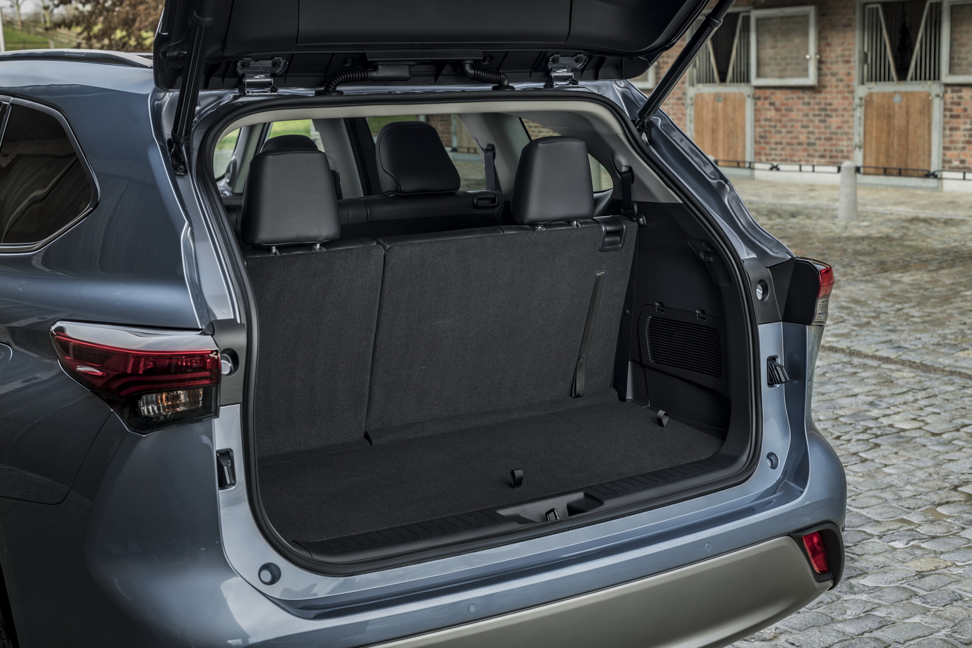 2021 Toyota Highlander Arrives In Europe For The First Time