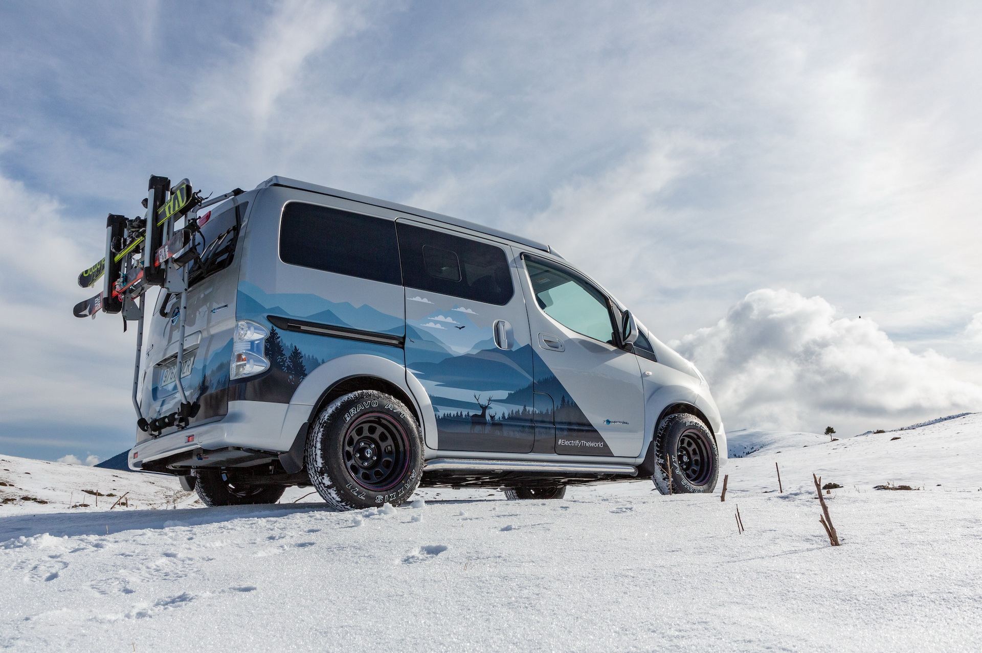 Nissan Turns The e-NV200 EV Into An Outdoors Office