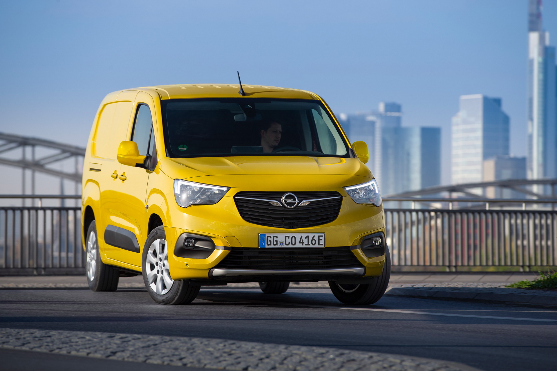 2021 Opel Combo-e Electric LCV Goes Official With 171-Mile* Range