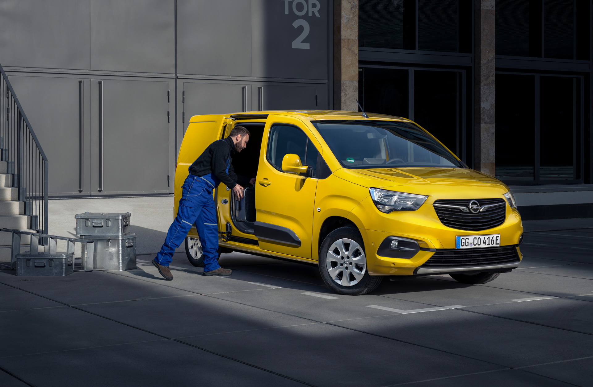 2021 Opel Combo-e Electric LCV Goes Official With 171-Mile* Range