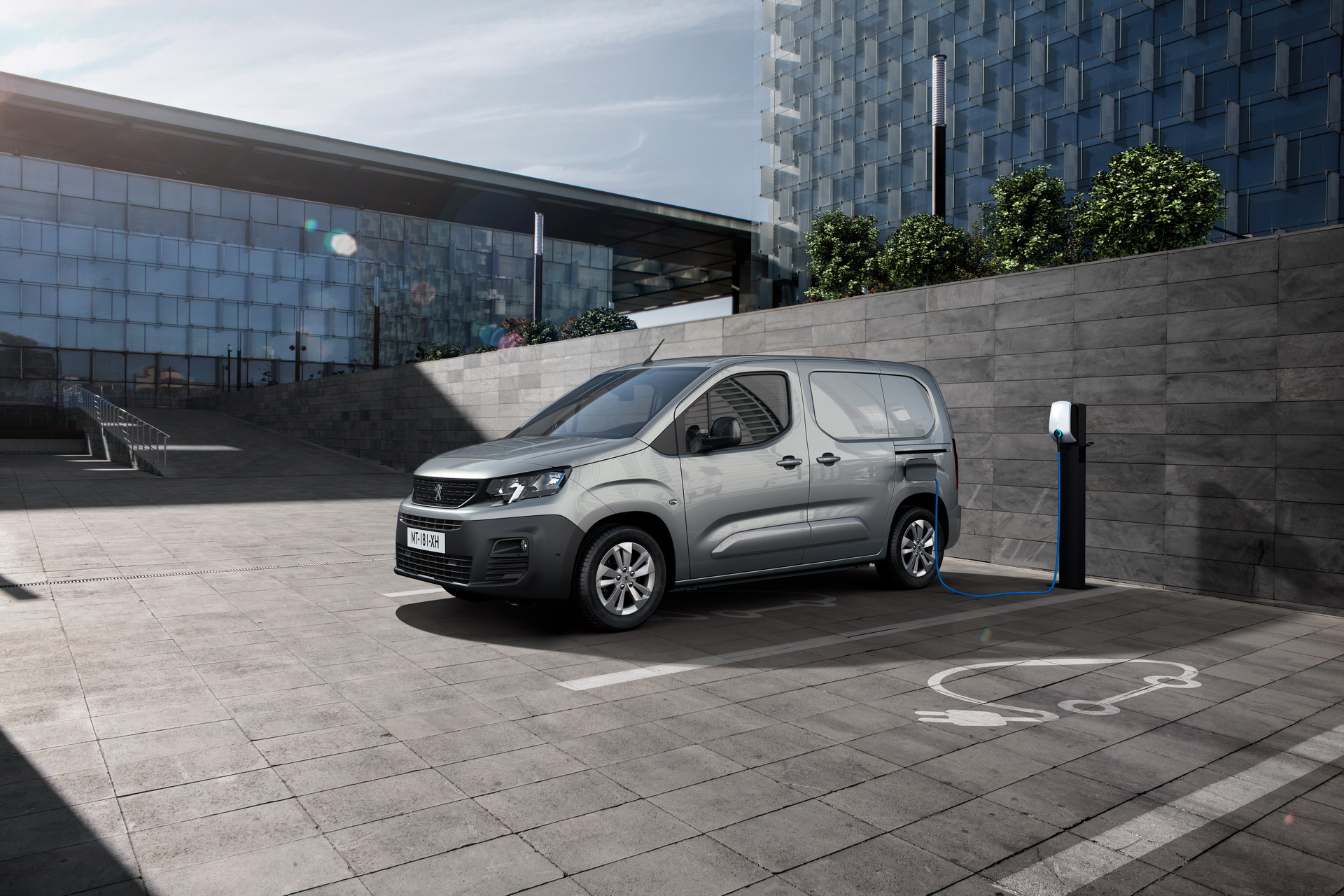 2021 Peugeot e-Partner Enters Electric LCV Market With 171-Mile Range