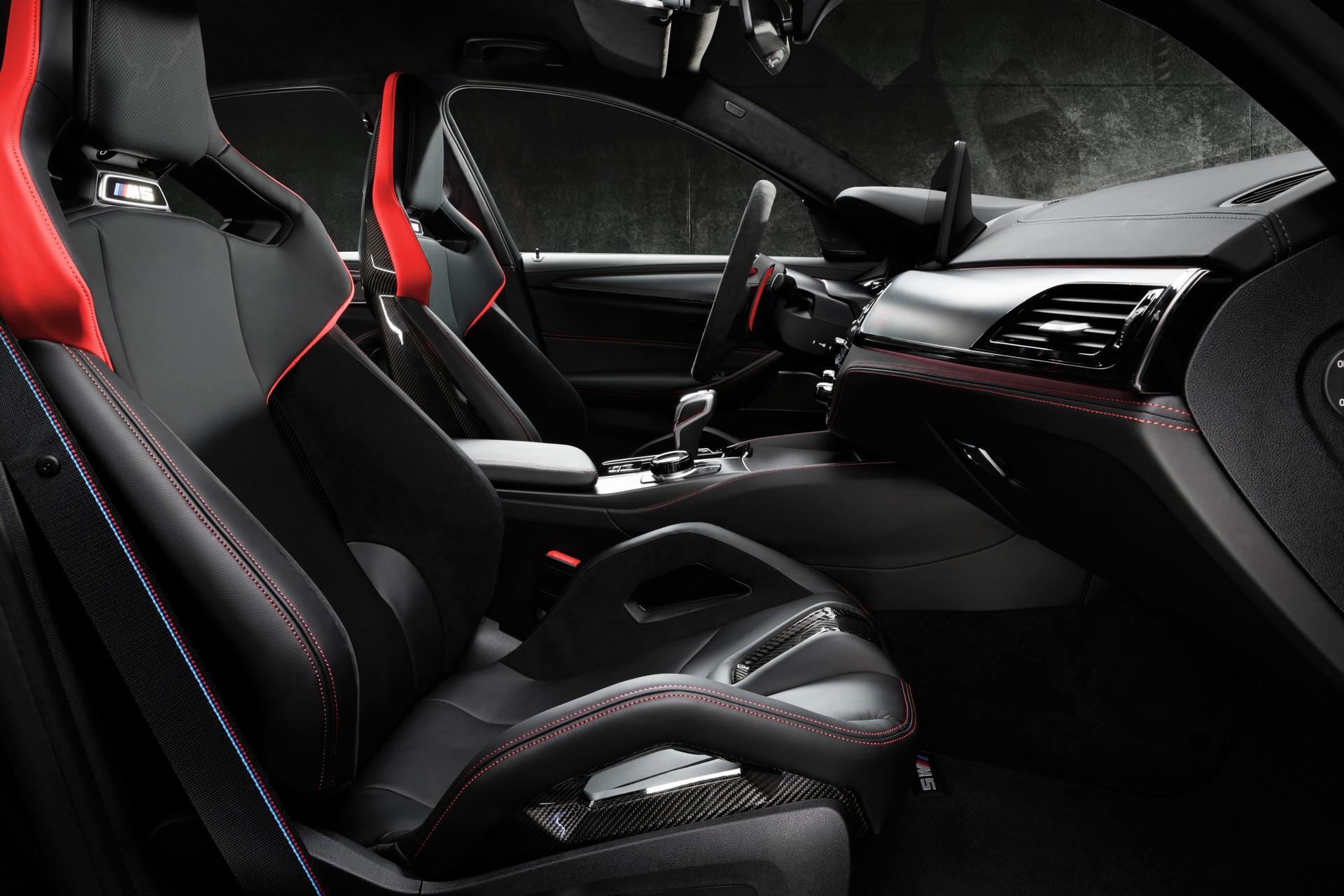 2022 BMW M5 CS Debuts With 627 HP, Hits 60 MPH In Less Than 3 Seconds