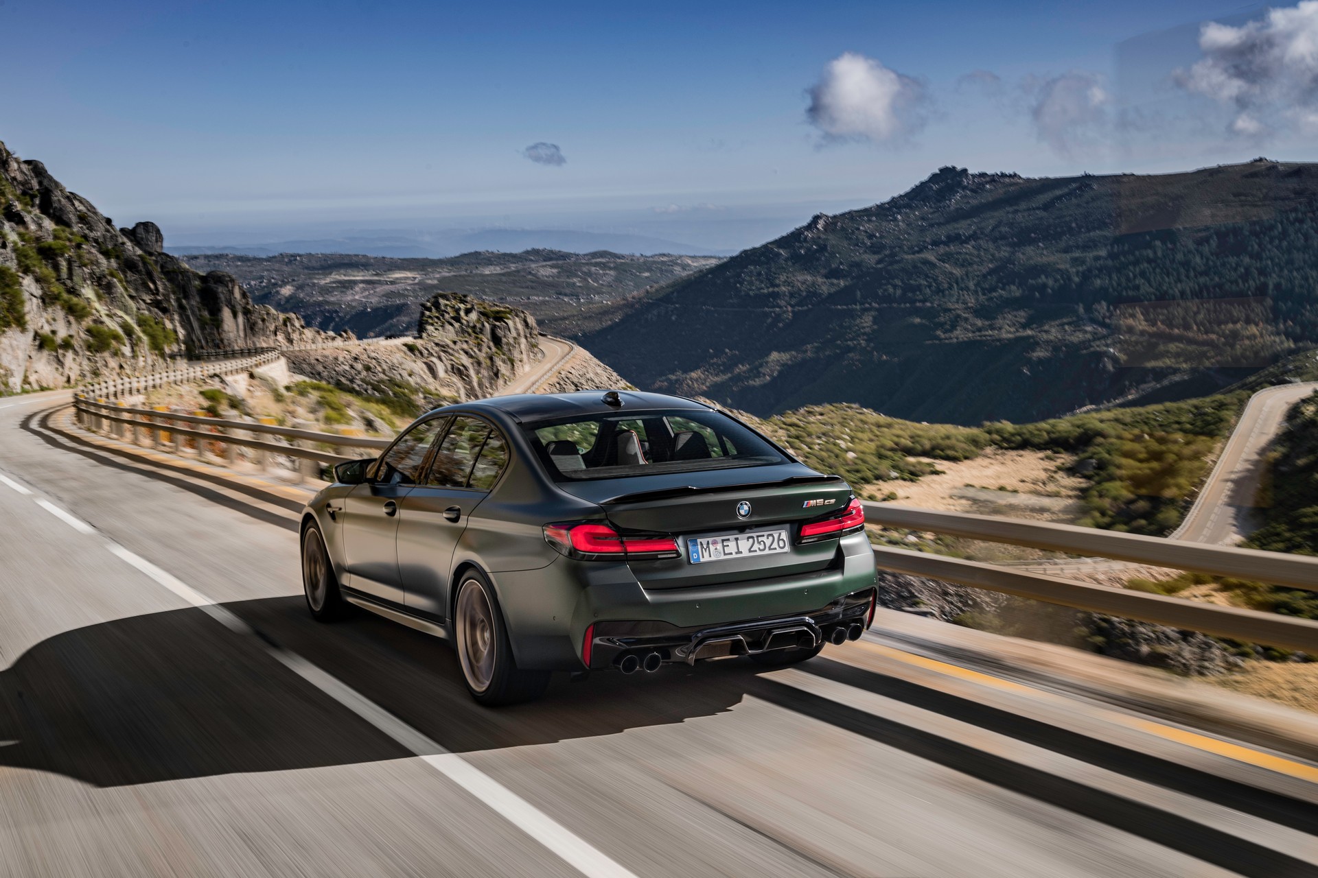 2022 BMW M5 CS Debuts With 627 HP, Hits 60 MPH In Less Than 3 Seconds