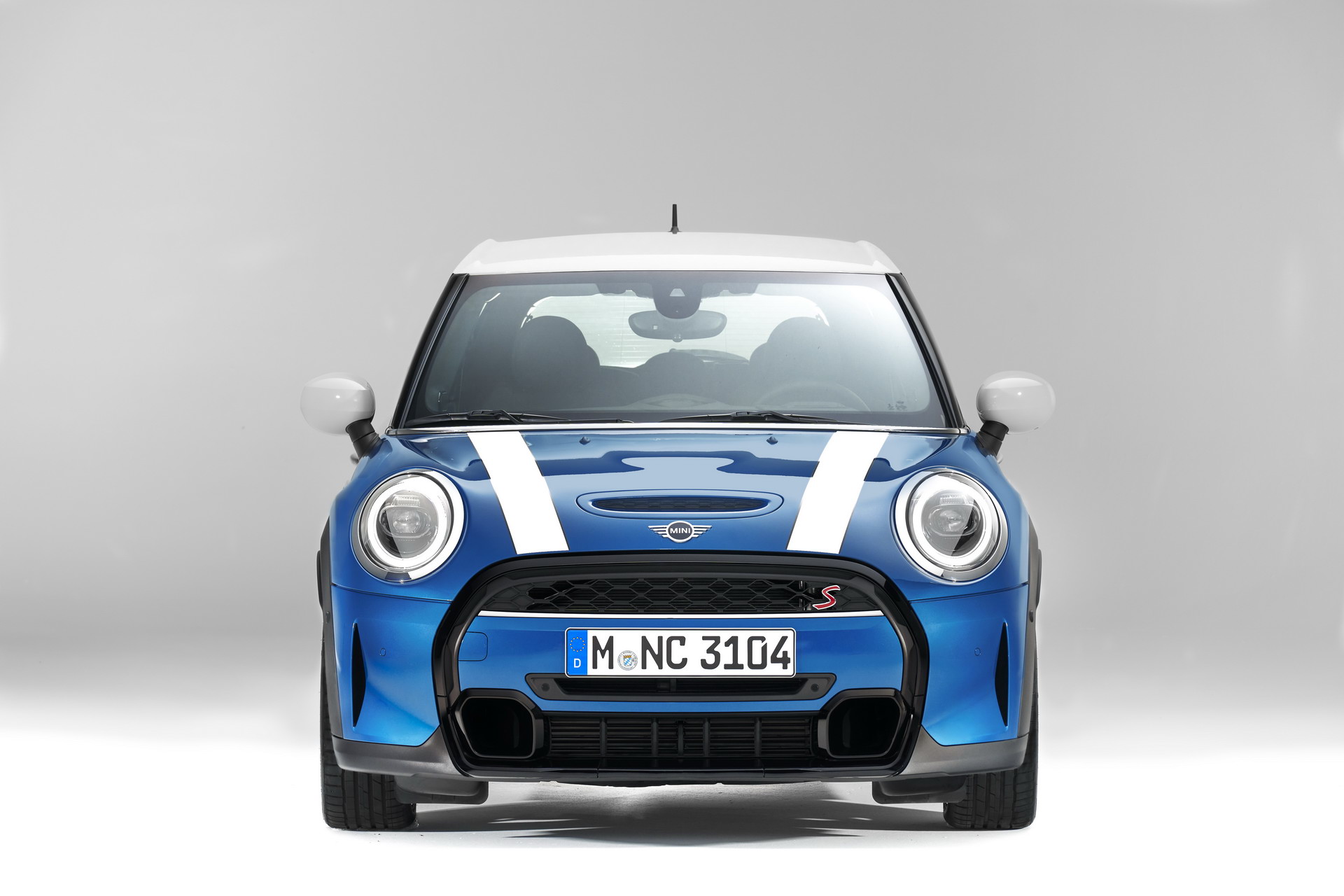MINI Gives 2022 Hatches And Convertible A Maxi Update