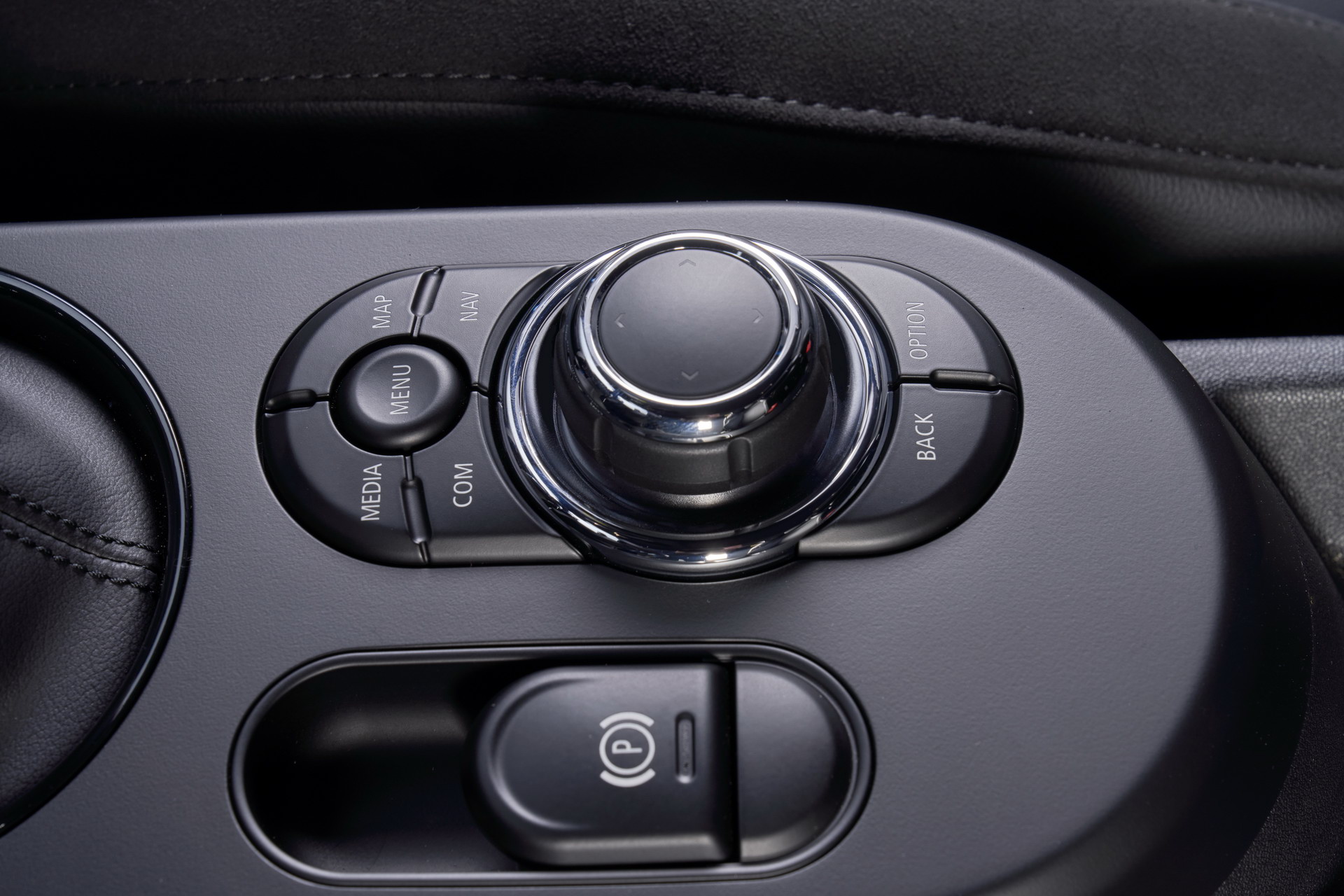 MINI Gives 2022 Hatches And Convertible A Maxi Update