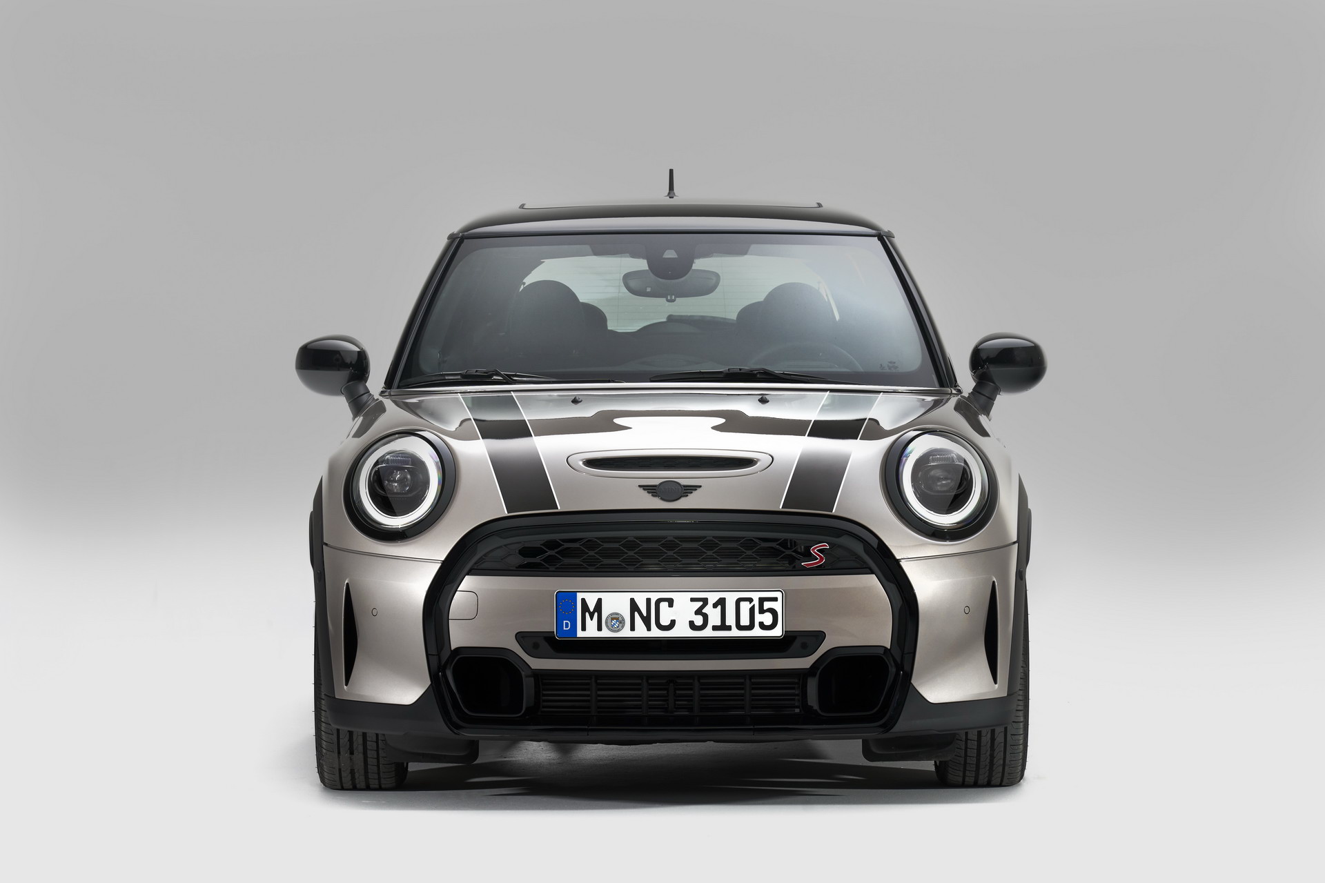 MINI Gives 2022 Hatches And Convertible A Maxi Update