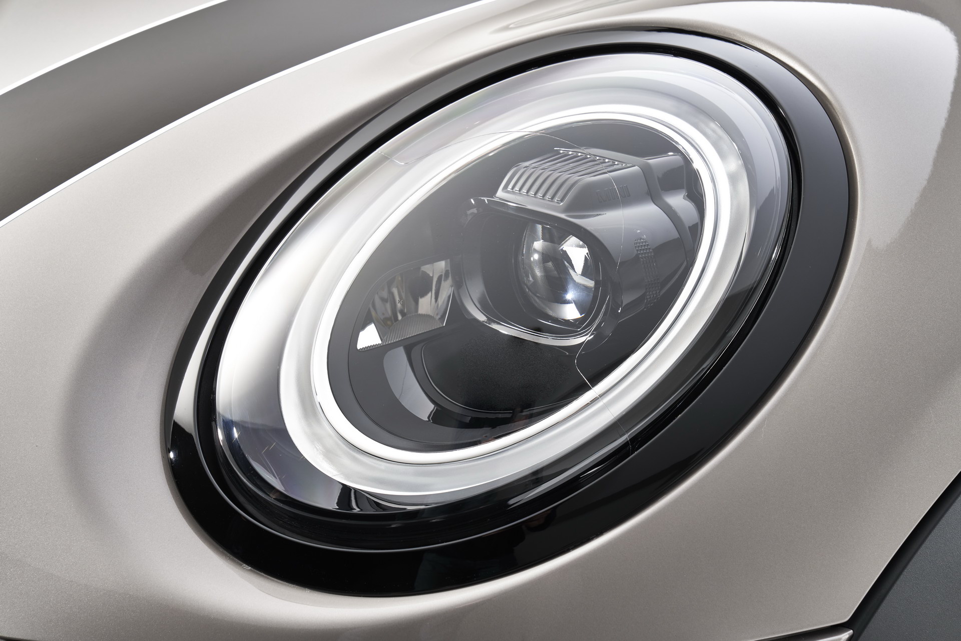 MINI Gives 2022 Hatches And Convertible A Maxi Update