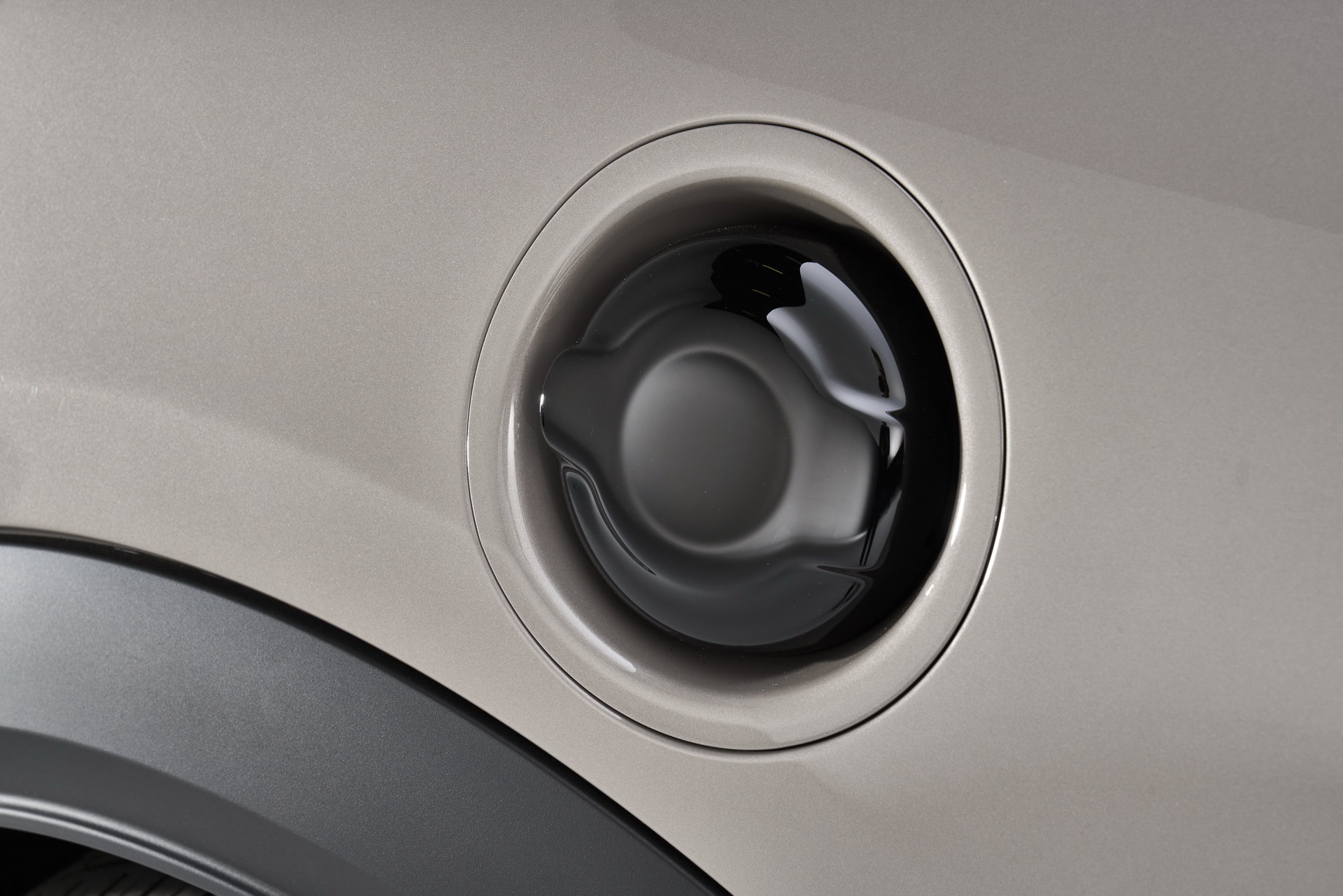 MINI Gives 2022 Hatches And Convertible A Maxi Update