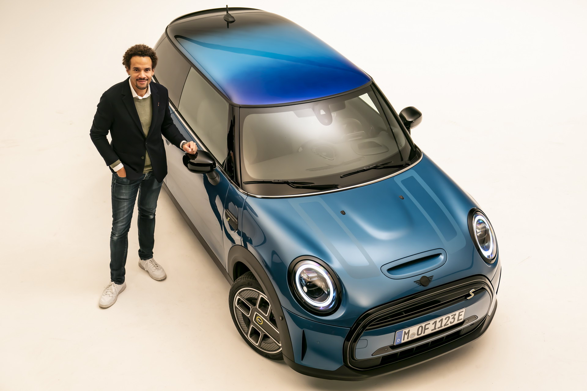 MINI Gives 2022 Hatches And Convertible A Maxi Update