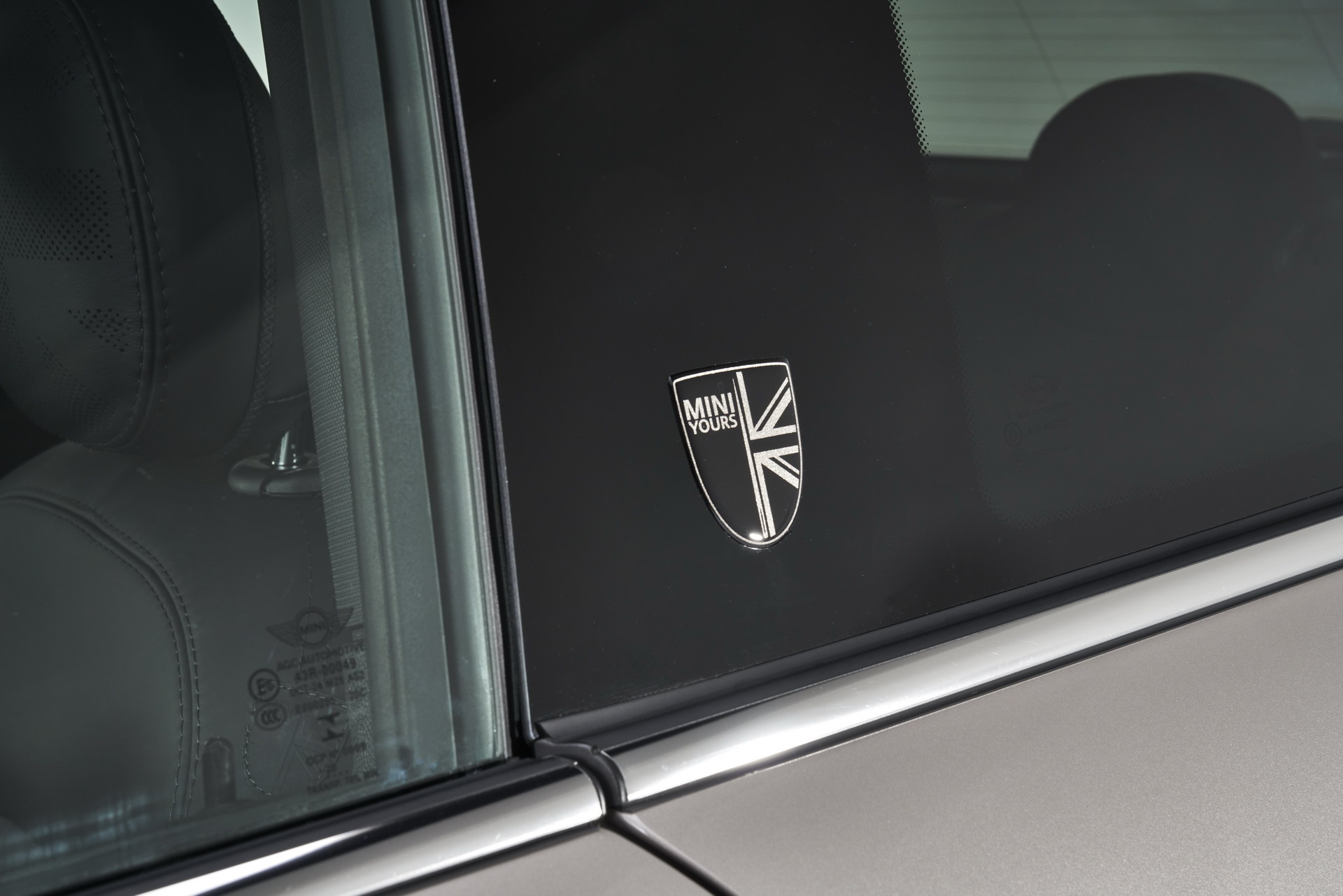 MINI Gives 2022 Hatches And Convertible A Maxi Update