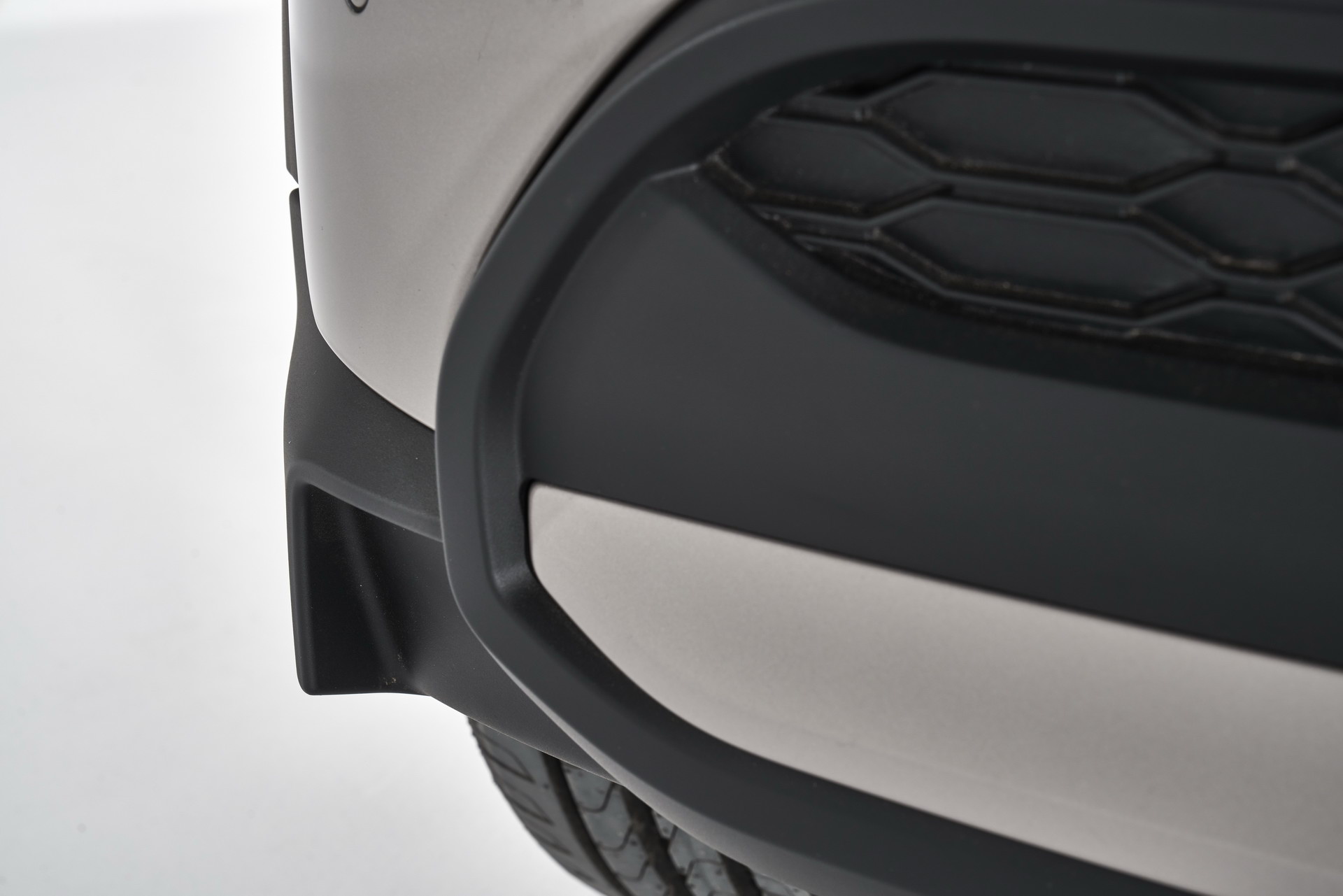 MINI Gives 2022 Hatches And Convertible A Maxi Update