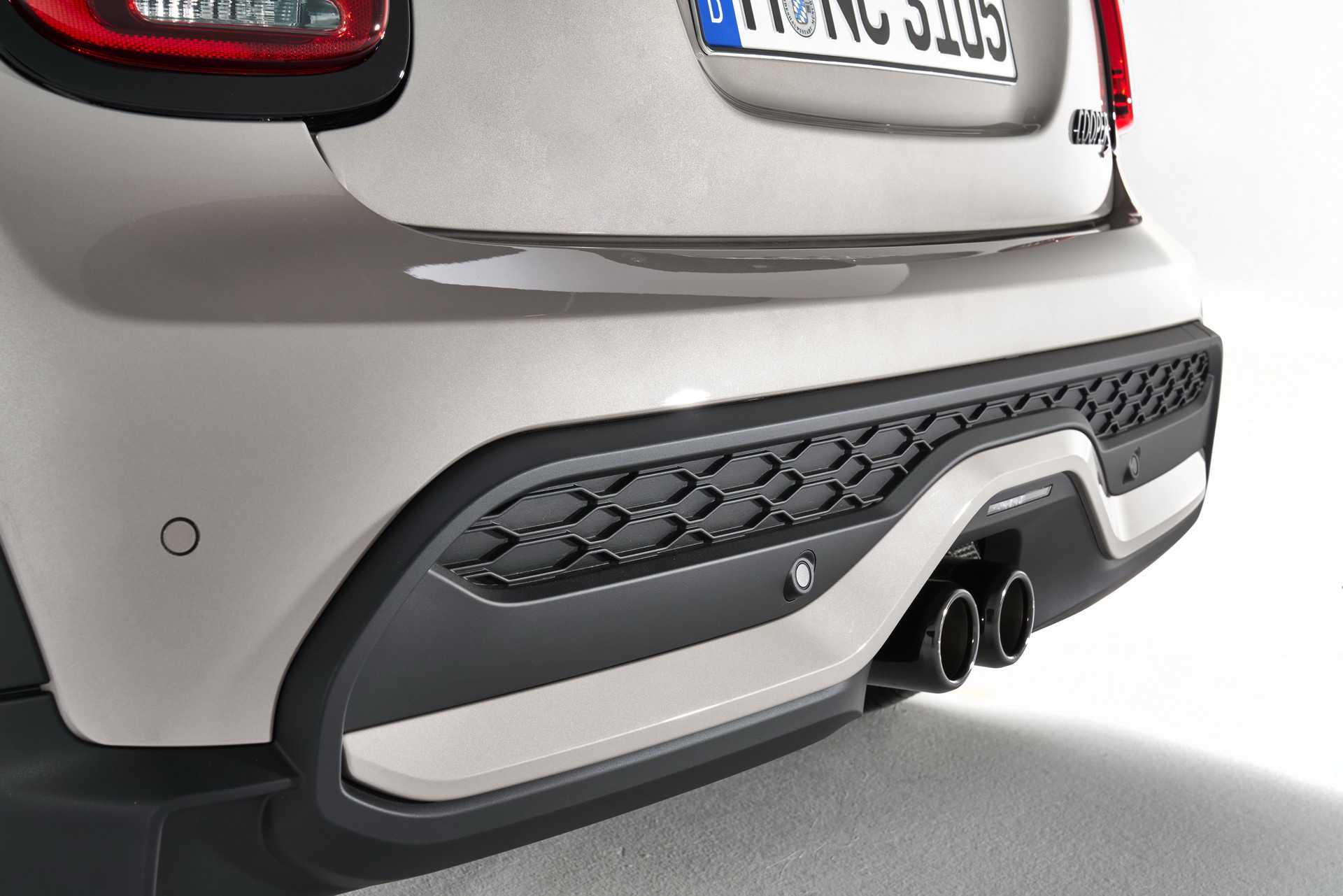 MINI Gives 2022 Hatches And Convertible A Maxi Update