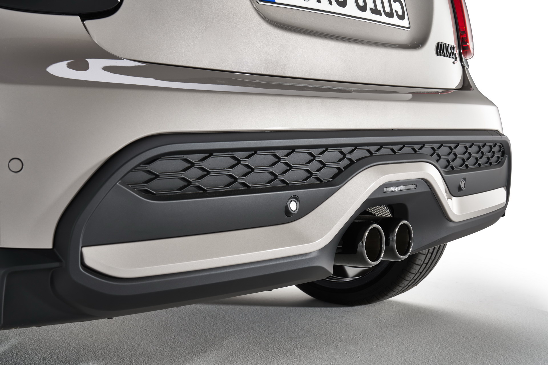 MINI Gives 2022 Hatches And Convertible A Maxi Update