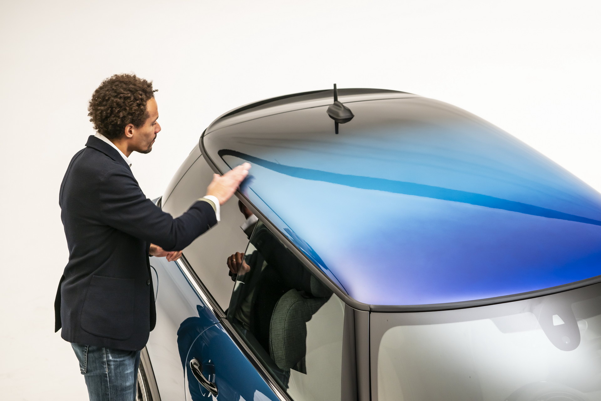 MINI Gives 2022 Hatches And Convertible A Maxi Update