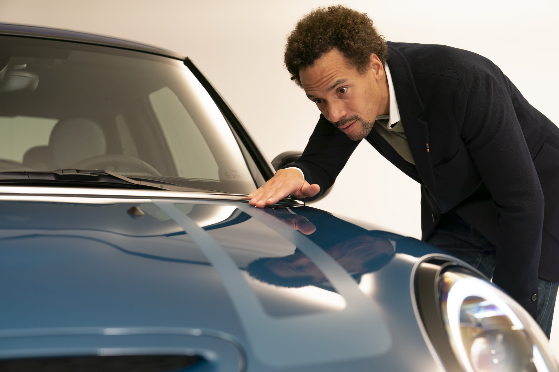 MINI Gives 2022 Hatches And Convertible A Maxi Update