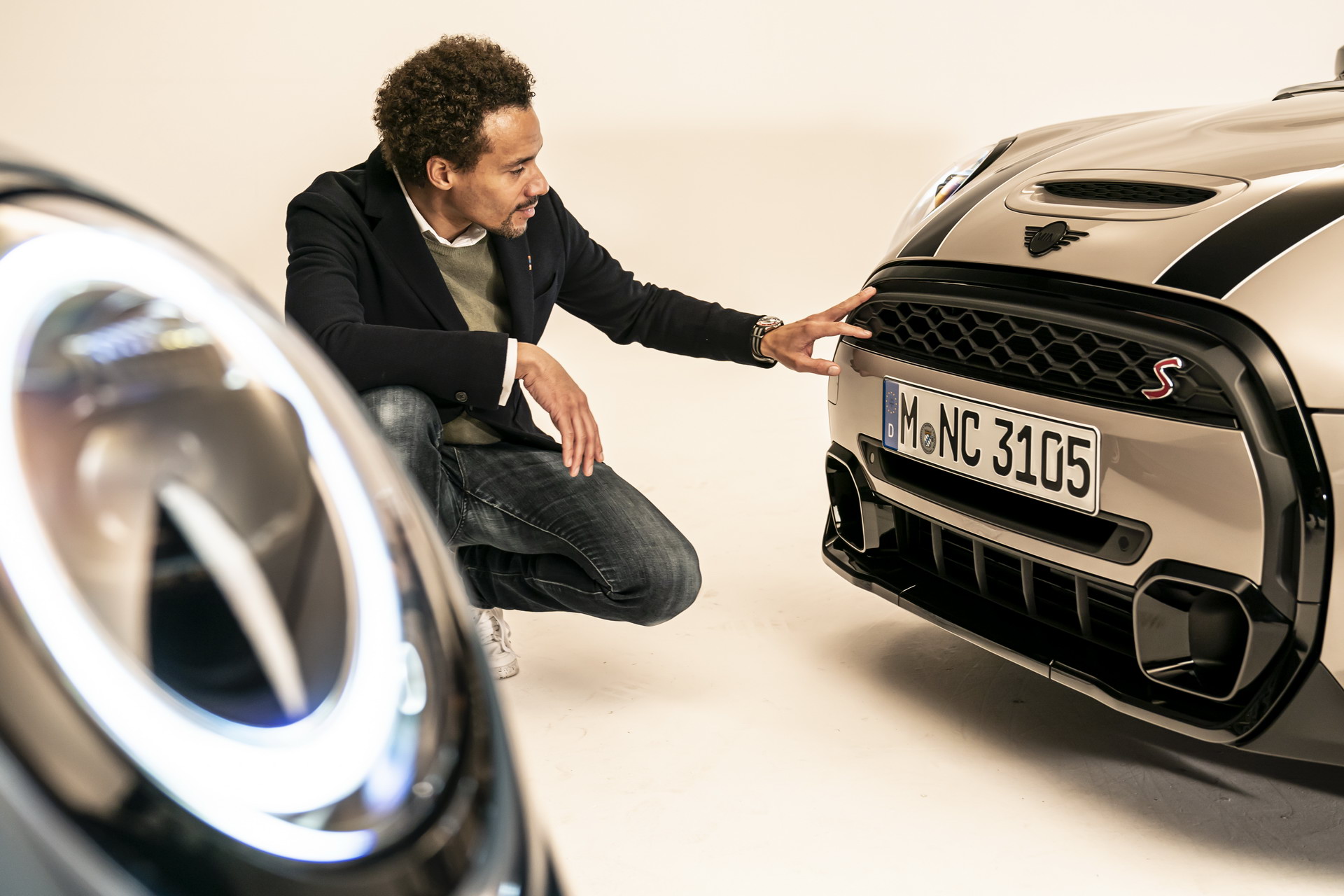 MINI Gives 2022 Hatches And Convertible A Maxi Update