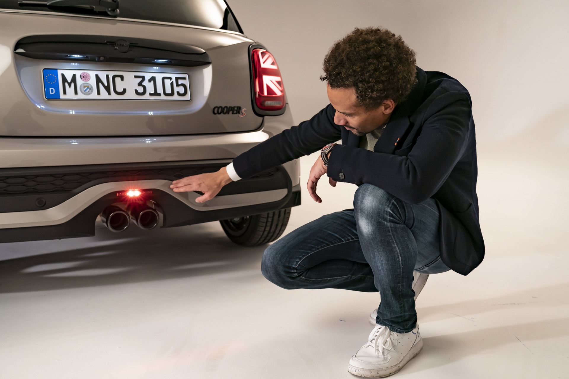 MINI Gives 2022 Hatches And Convertible A Maxi Update