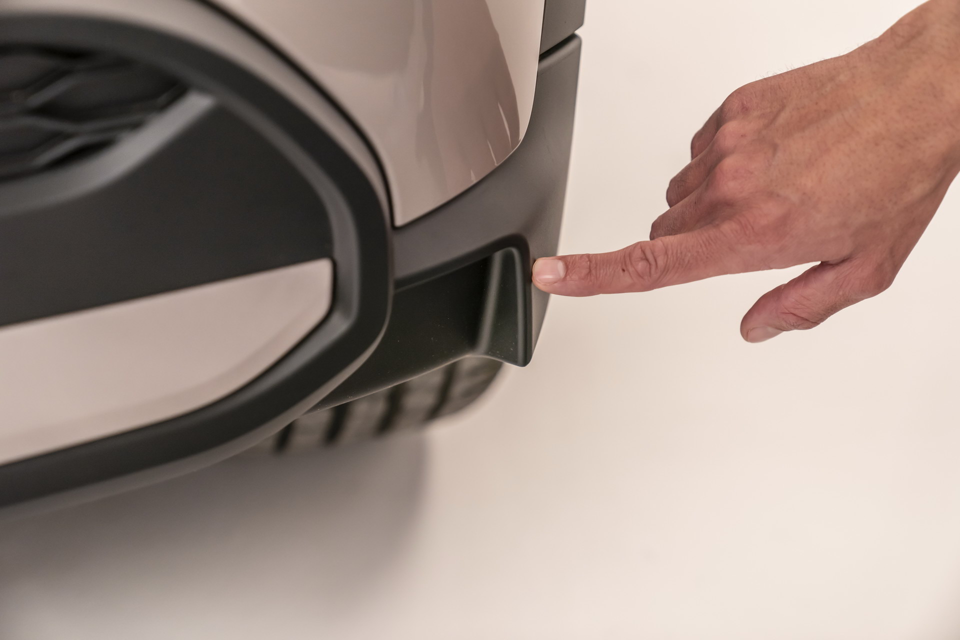 MINI Gives 2022 Hatches And Convertible A Maxi Update