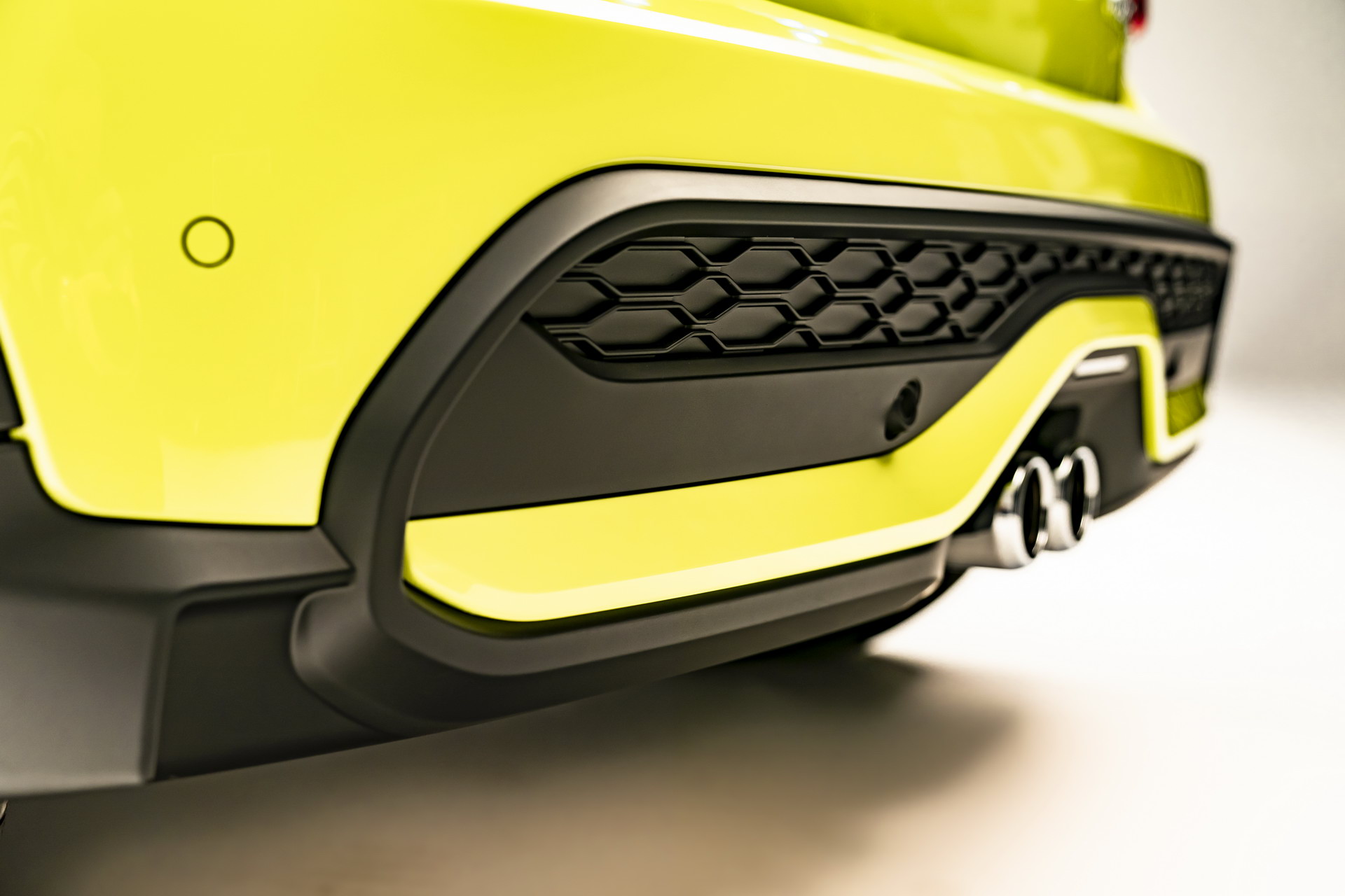 MINI Gives 2022 Hatches And Convertible A Maxi Update