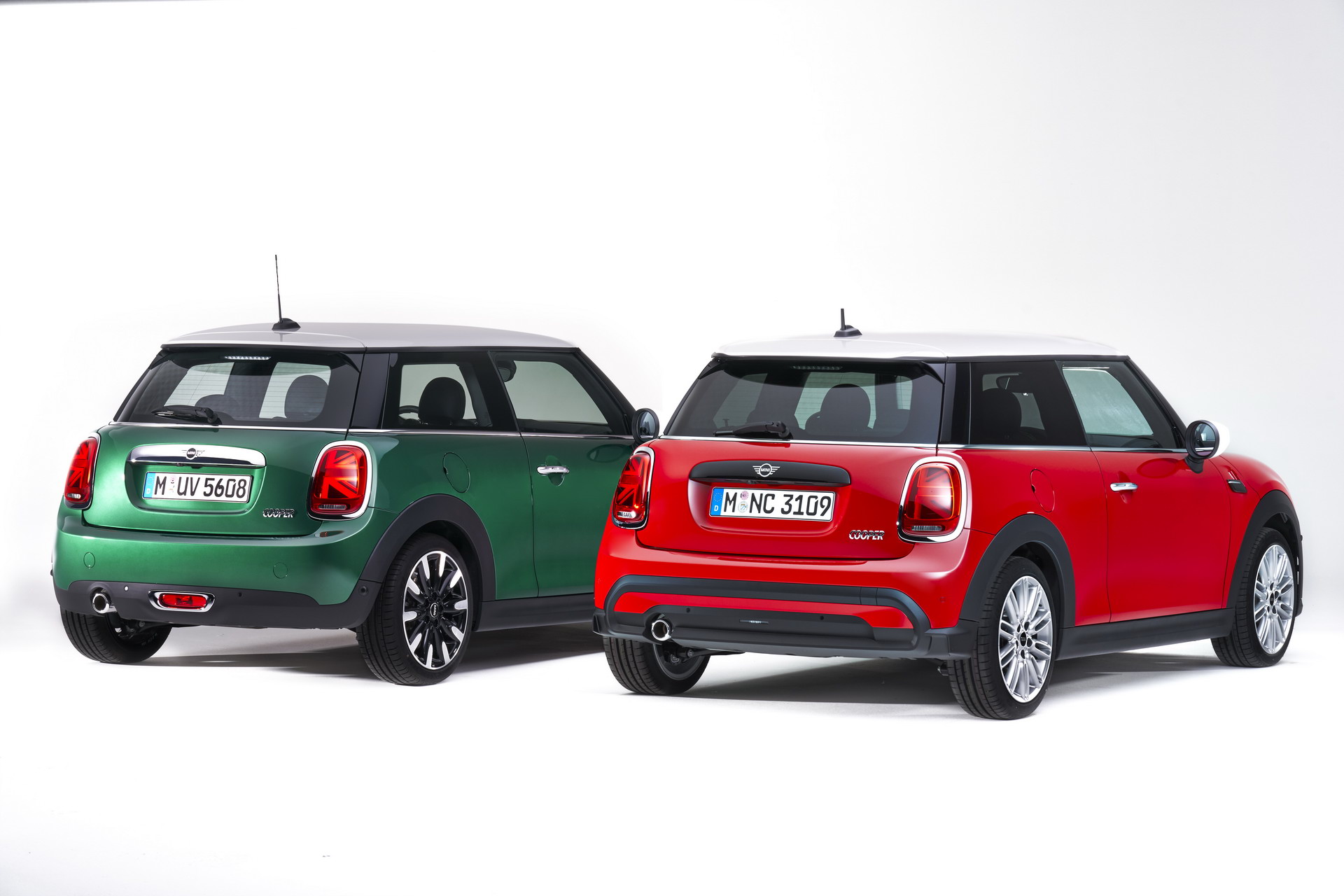 MINI Gives 2022 Hatches And Convertible A Maxi Update