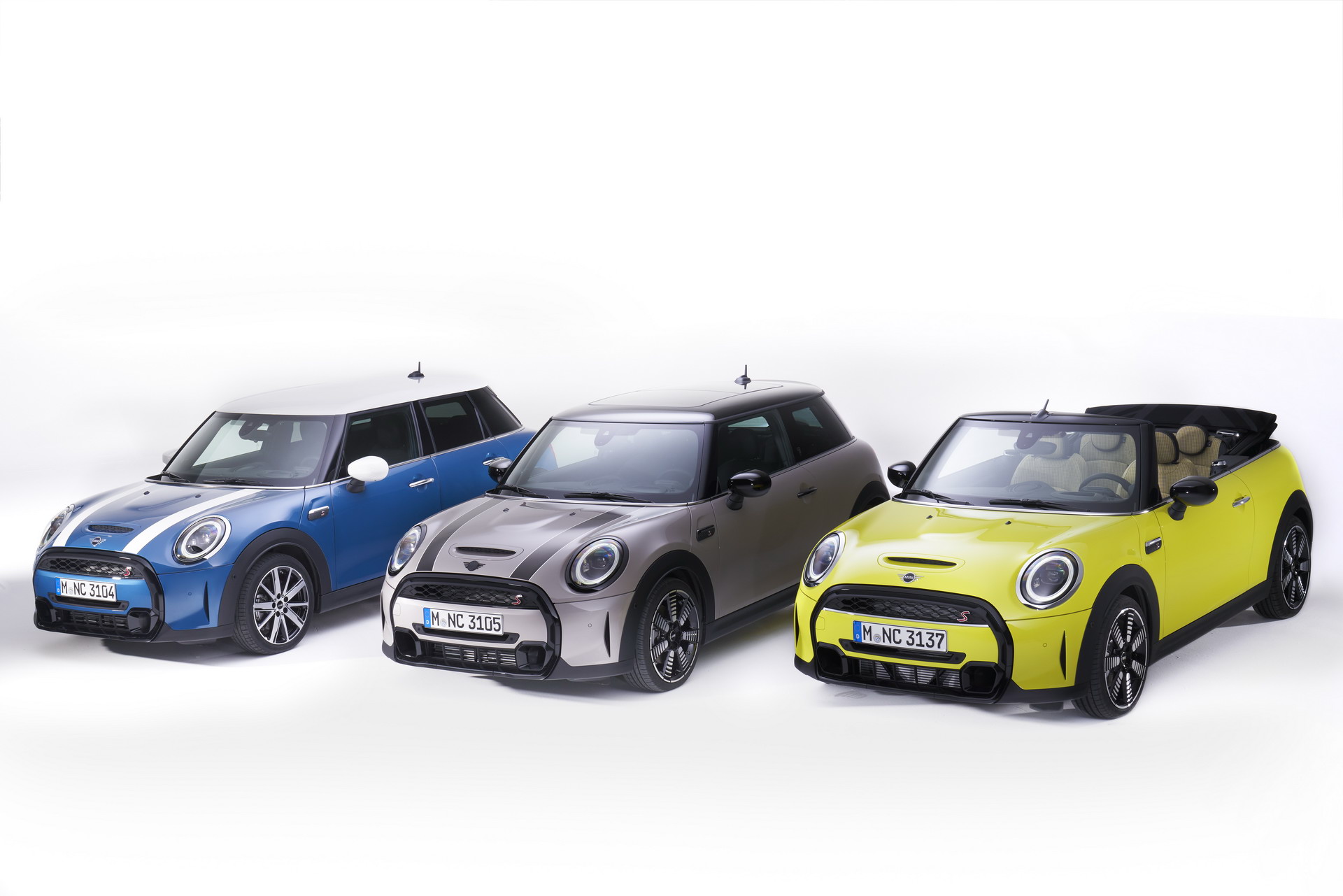MINI Gives 2022 Hatches And Convertible A Maxi Update