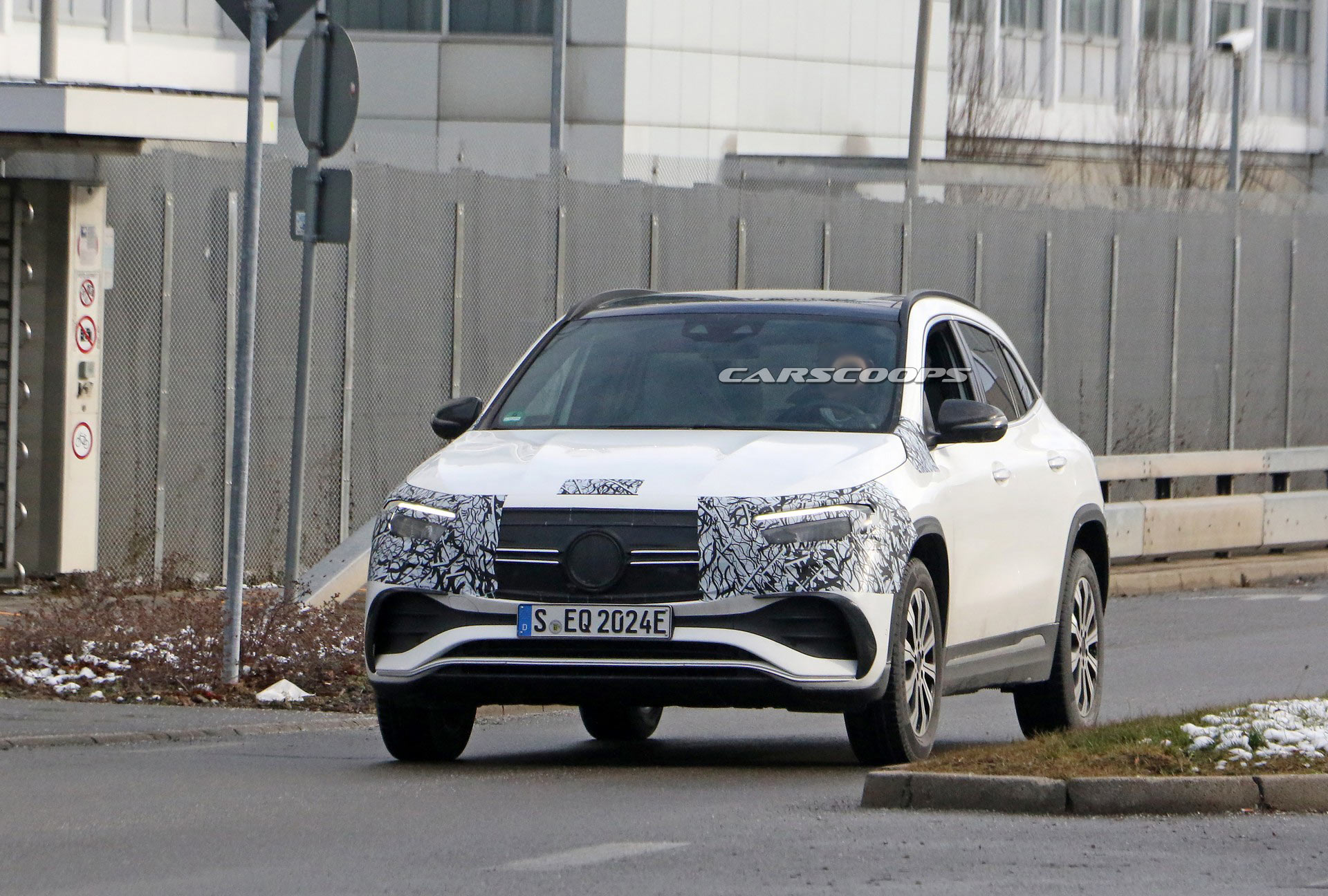 Mercedes EQA Spotted Virtually Undisguised, Should Debut Shortly
