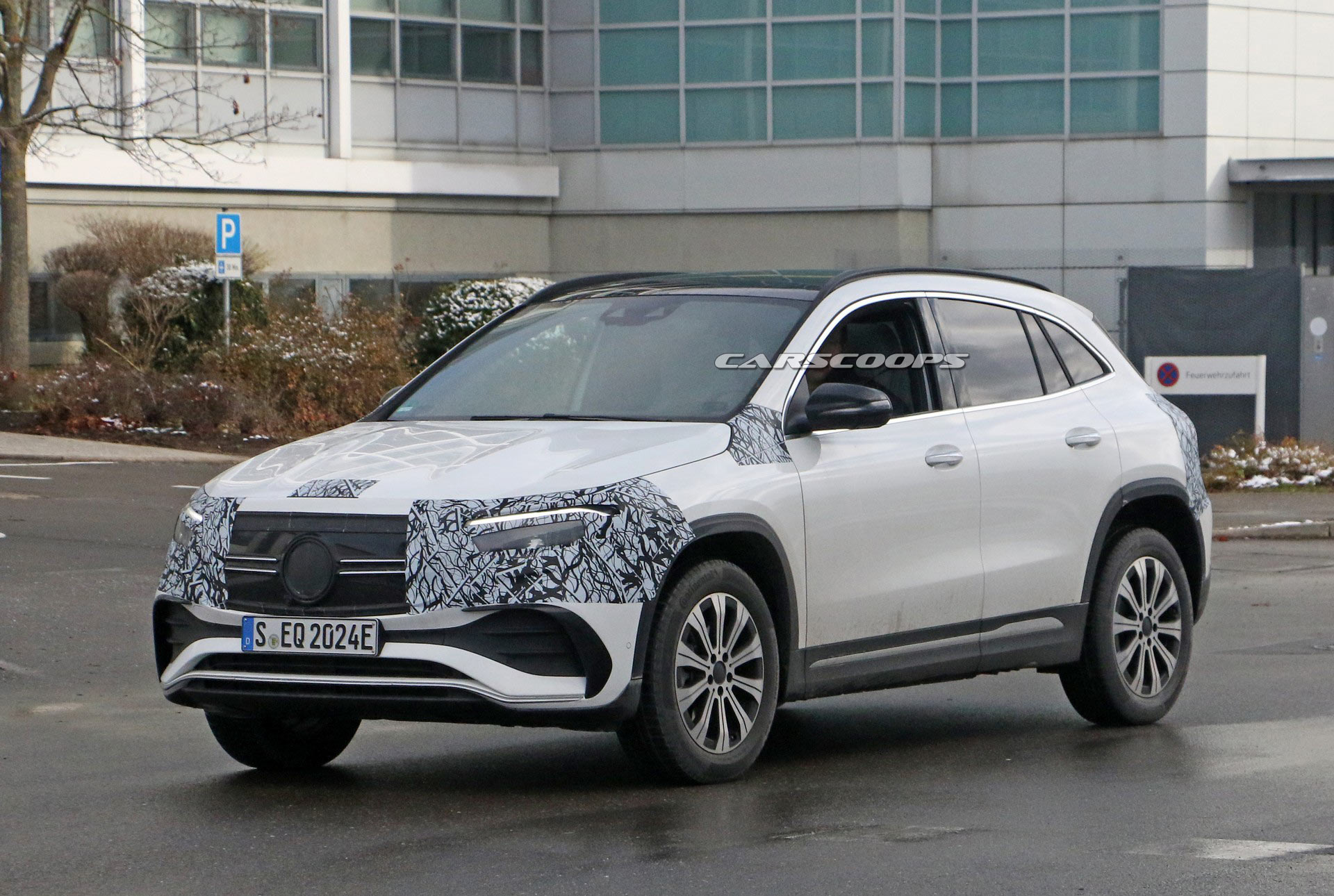 Mercedes EQA Spotted Virtually Undisguised, Should Debut Shortly