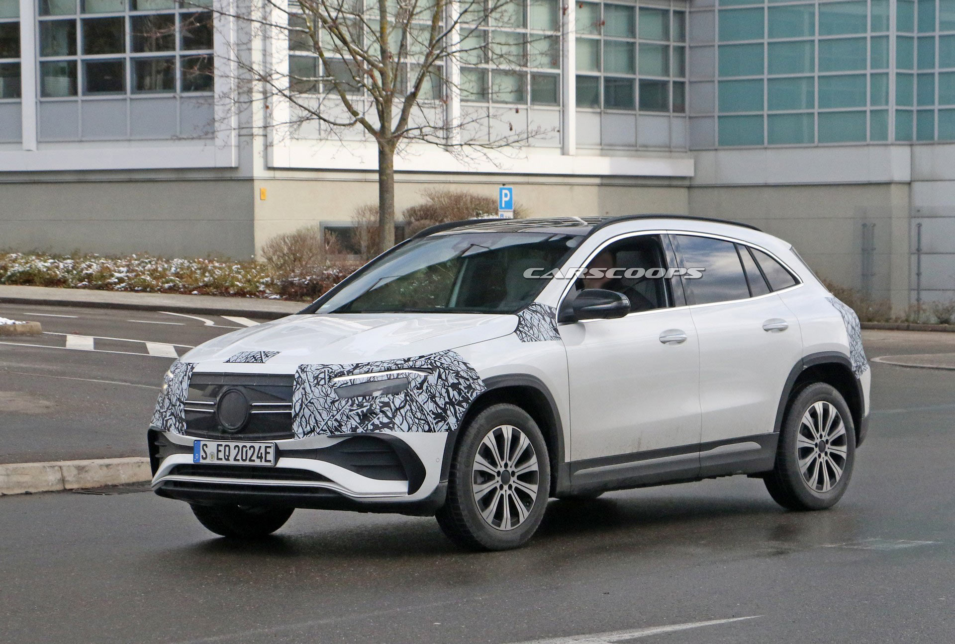 Mercedes EQA Spotted Virtually Undisguised, Should Debut Shortly