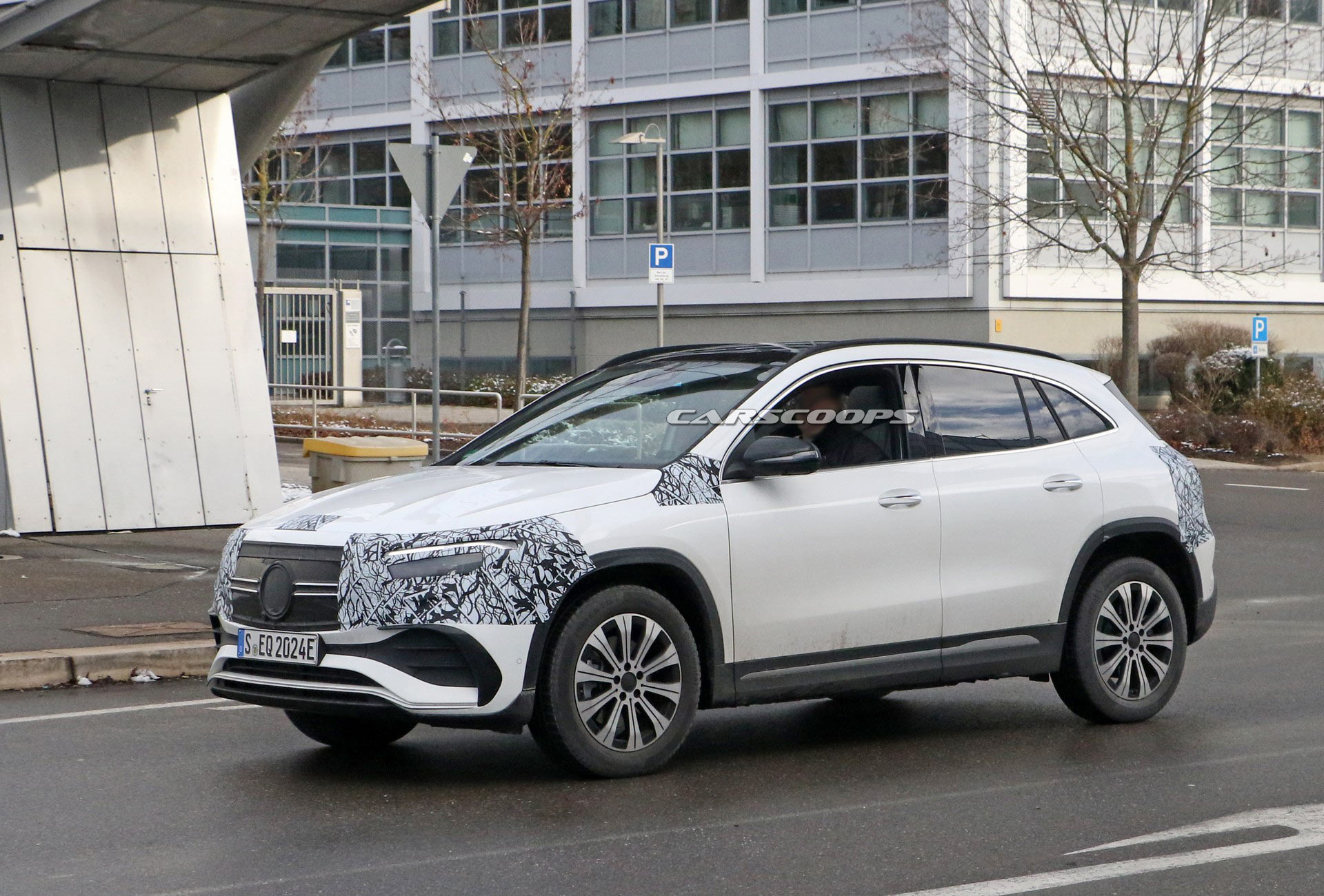 Mercedes EQA Spotted Virtually Undisguised, Should Debut Shortly