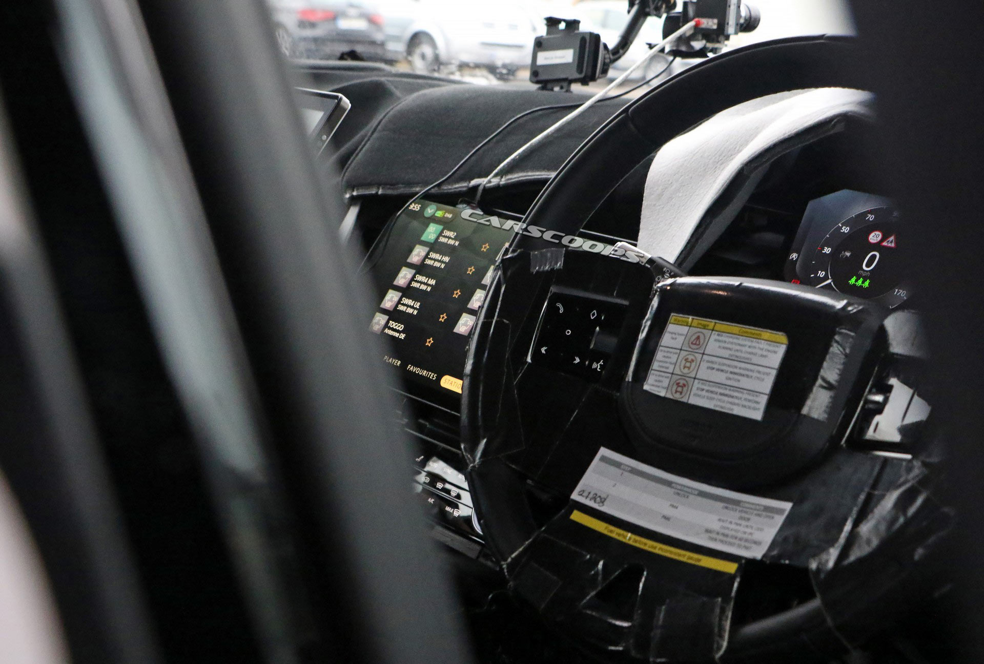 2022 Range Rover Interior Spied With Larger Infotainment System