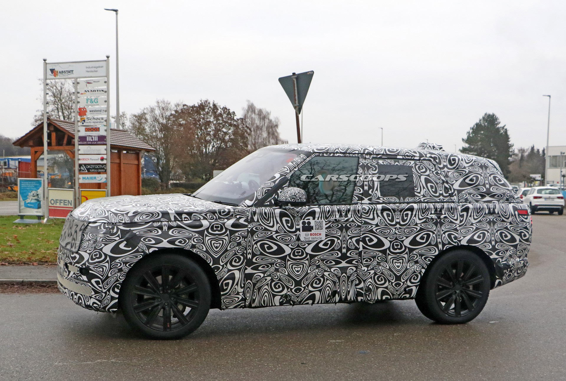 2022 Range Rover Interior Spied With Larger Infotainment System
