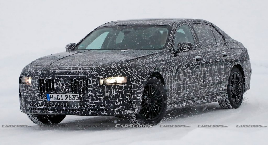  2022 BMW 7-Series Prototype Needs More Camo To Hide That Face