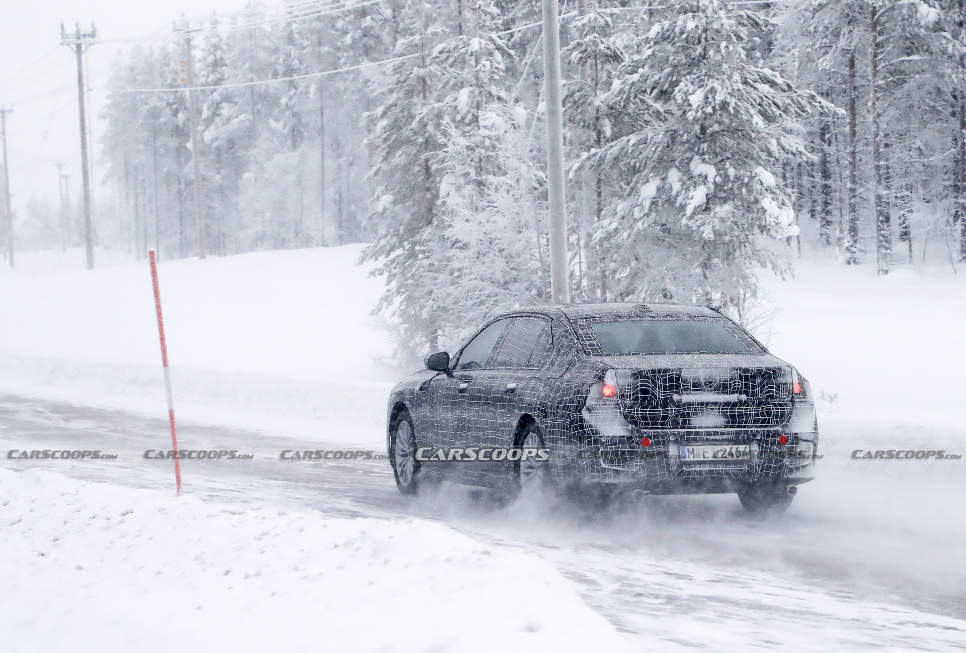 2022 BMW 7-Series Prototype Needs More Camo To Hide That Face