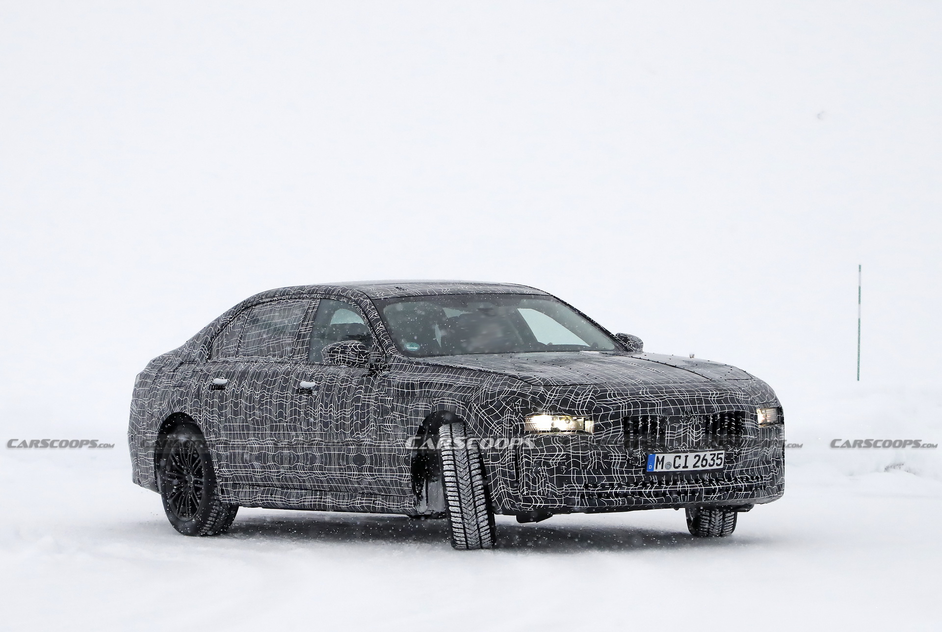 2022 BMW 7-Series Prototype Needs More Camo To Hide That Face