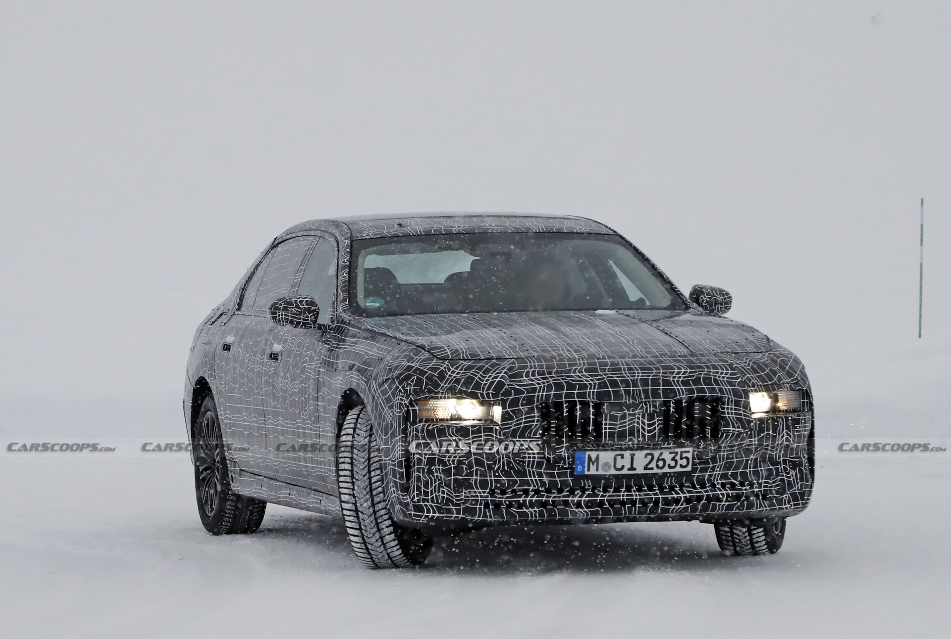 2022 BMW 7-Series Prototype Needs More Camo To Hide That Face